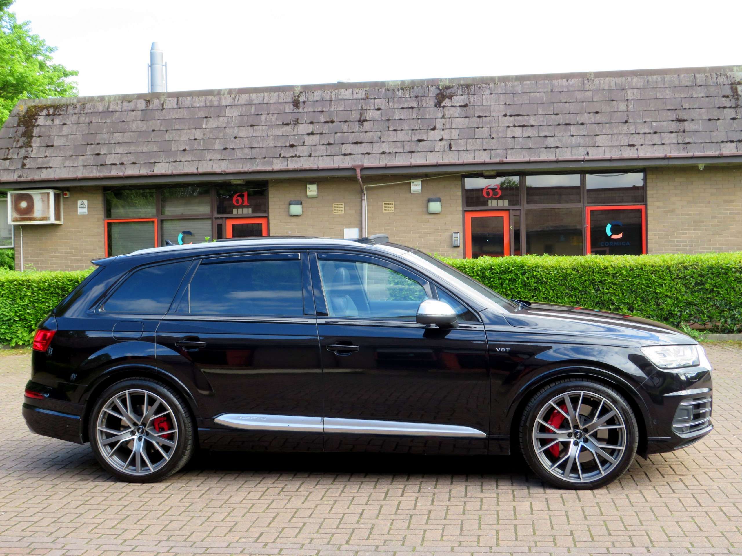 A 2017 AUDI SQ7 4.0 TDI V8 SUV 5dr Diesel Tiptronic quattro Euro 6 (s/s) (435 ps) A 2017 AUDI SQ7 4.0 TDI V8 SUV 5dr Diesel Tiptronic quattro Euro 6 (s/s) (435 ps)
