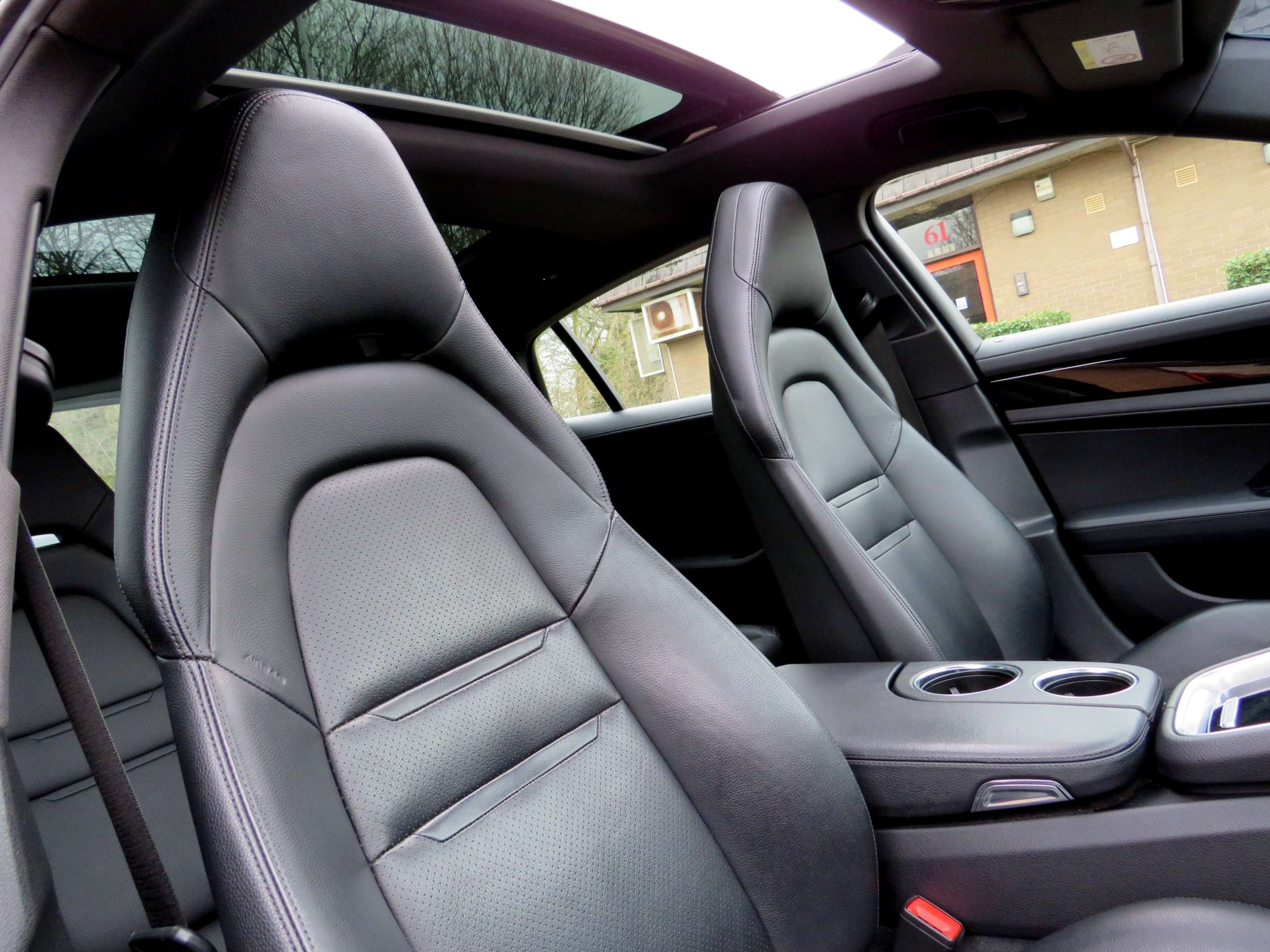 2018 PORSCHE PANAMERA 2018 PORSCHE PANAMERA