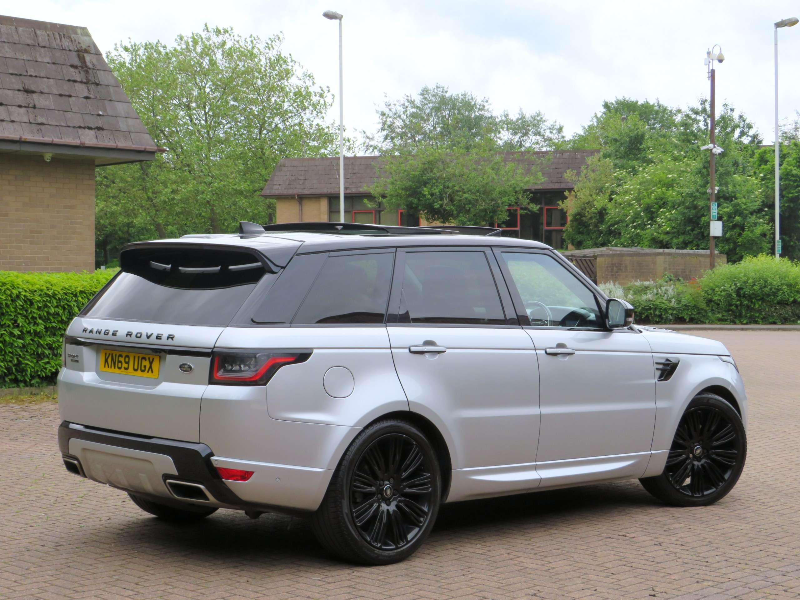 A 2019 LAND ROVER RANGE ROVER SPORT 3.0 SD V6 Autobiography Dynamic SUV 5dr Diesel Auto 4WD Euro 6 (s/s) (306 ps) A 2019 LAND ROVER RANGE ROVER SPORT 3.0 SD V6 Autobiography Dynamic SUV 5dr Diesel Auto 4WD Euro 6 (s/s) (306 ps)