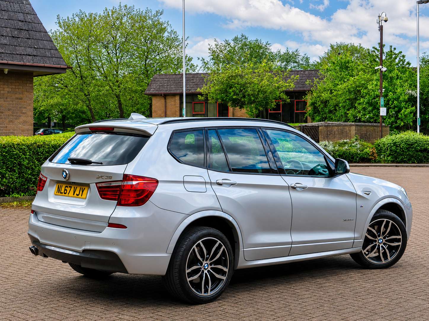 A 2017 BMW X3 3.0 35d M Sport SUV 5dr Diesel Auto xDrive Euro 6 (s/s) (313 ps) A 2017 BMW X3 3.0 35d M Sport SUV 5dr Diesel Auto xDrive Euro 6 (s/s) (313 ps)