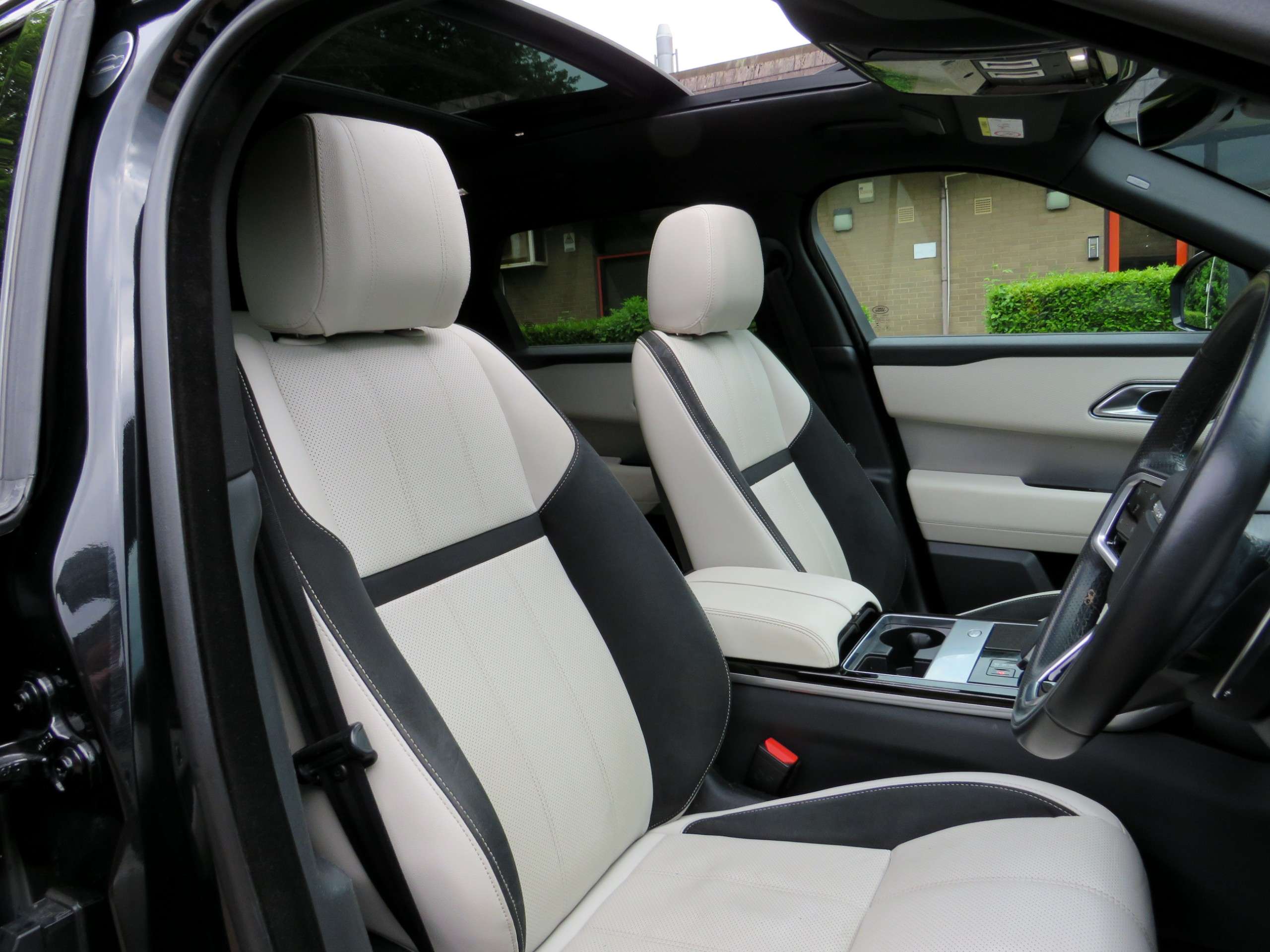 2021 LAND ROVER RANGE ROVER VELAR 2021 LAND ROVER RANGE ROVER VELAR