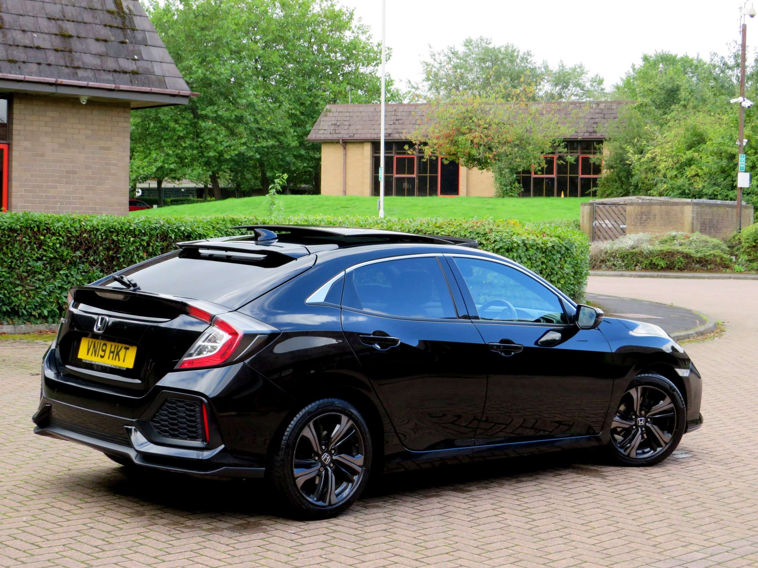A 2019 HONDA CIVIC 1.6 i-DTEC EX Hatchback 5dr Diesel Auto Euro 6 (s/s) (120 ps) A 2019 HONDA CIVIC 1.6 i-DTEC EX Hatchback 5dr Diesel Auto Euro 6 (s/s) (120 ps)