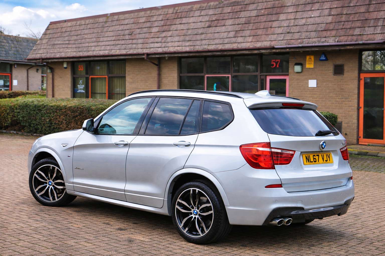 A 2017 BMW X3 3.0 35d M Sport SUV 5dr Diesel Auto xDrive Euro 6 (s/s) (313 ps) A 2017 BMW X3 3.0 35d M Sport SUV 5dr Diesel Auto xDrive Euro 6 (s/s) (313 ps)