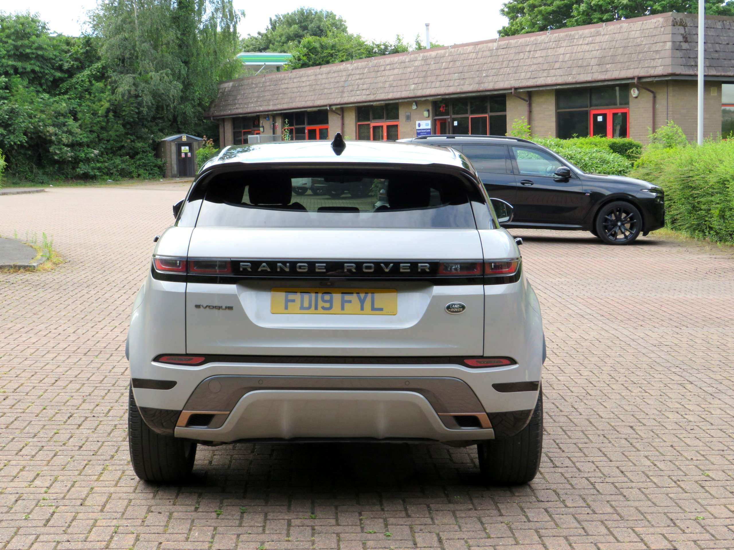 A 2019 LAND ROVER RANGE ROVER EVOQUE 2.0 D180 First Edition SUV 5dr Diesel Auto 4WD Euro 6 (s/s) (180 ps) A 2019 LAND ROVER RANGE ROVER EVOQUE 2.0 D180 First Edition SUV 5dr Diesel Auto 4WD Euro 6 (s/s) (180 ps)