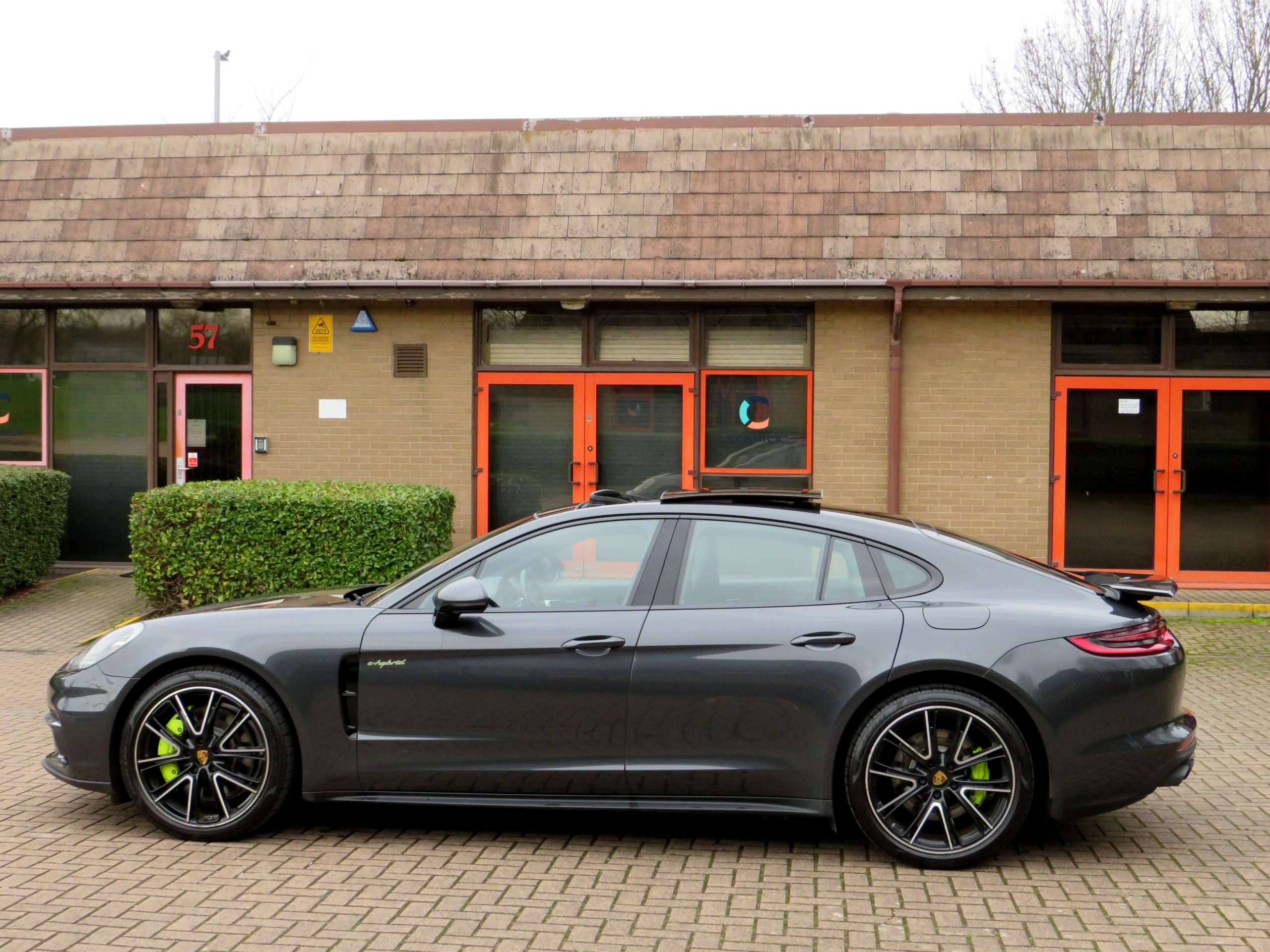 2018 PORSCHE PANAMERA 2018 PORSCHE PANAMERA