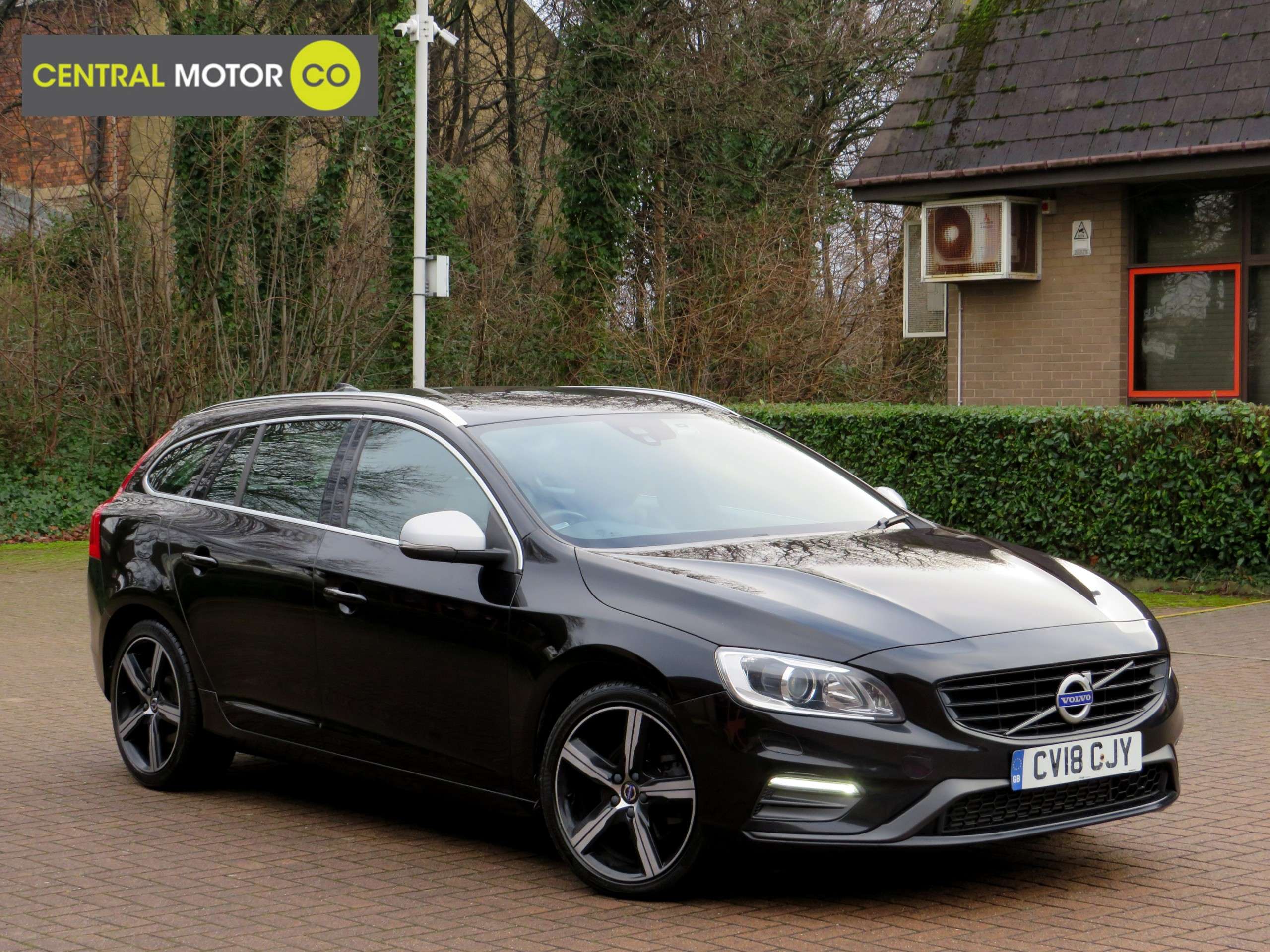 A 2018 VOLVO V60 2.0 D4 R-Design Lux Nav Estate 5dr Diesel Auto Euro 6 (s/s) (190 ps) A 2018 VOLVO V60 2.0 D4 R-Design Lux Nav Estate 5dr Diesel Auto Euro 6 (s/s) (190 ps)