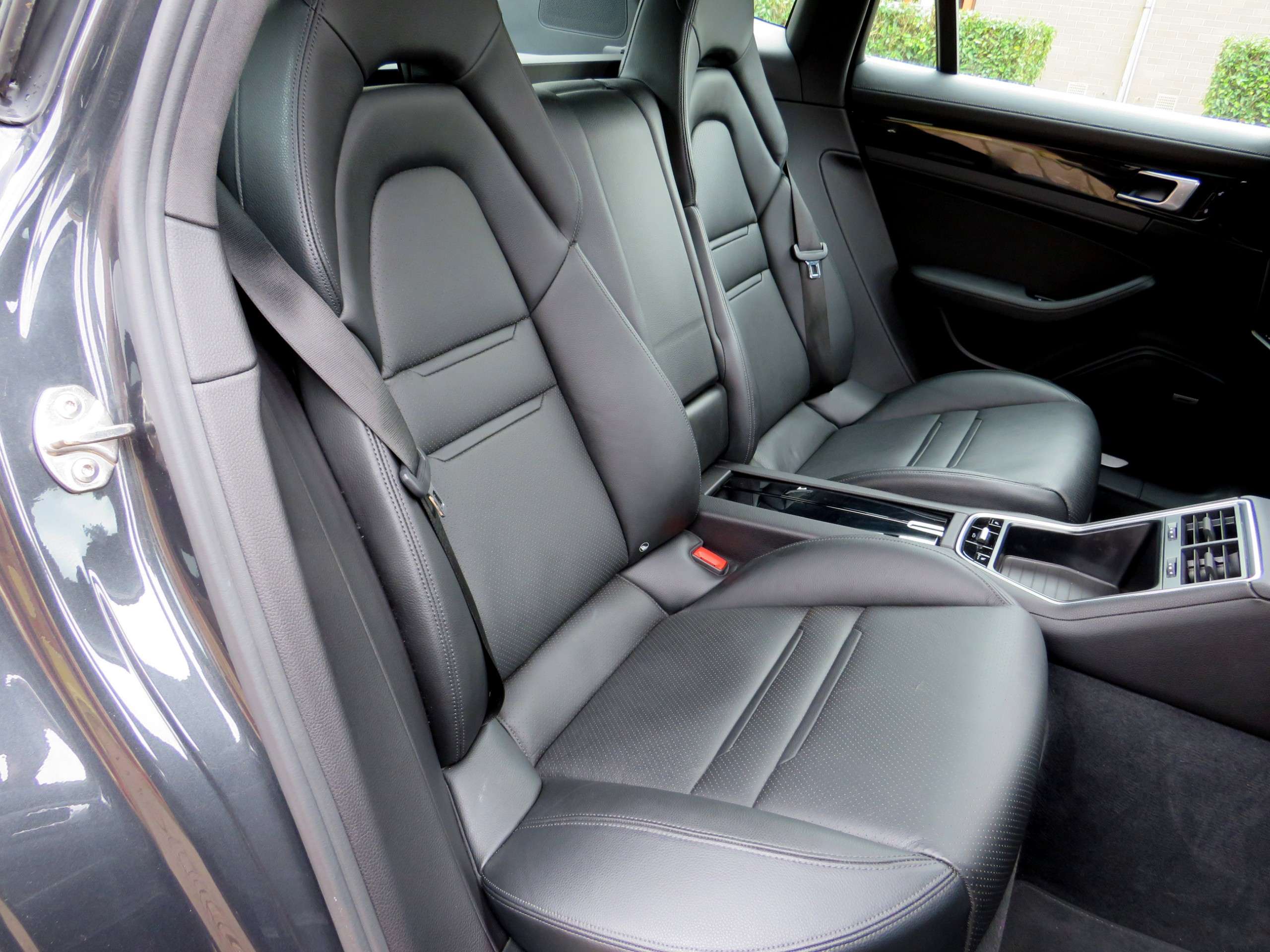 2018 PORSCHE PANAMERA 2018 PORSCHE PANAMERA