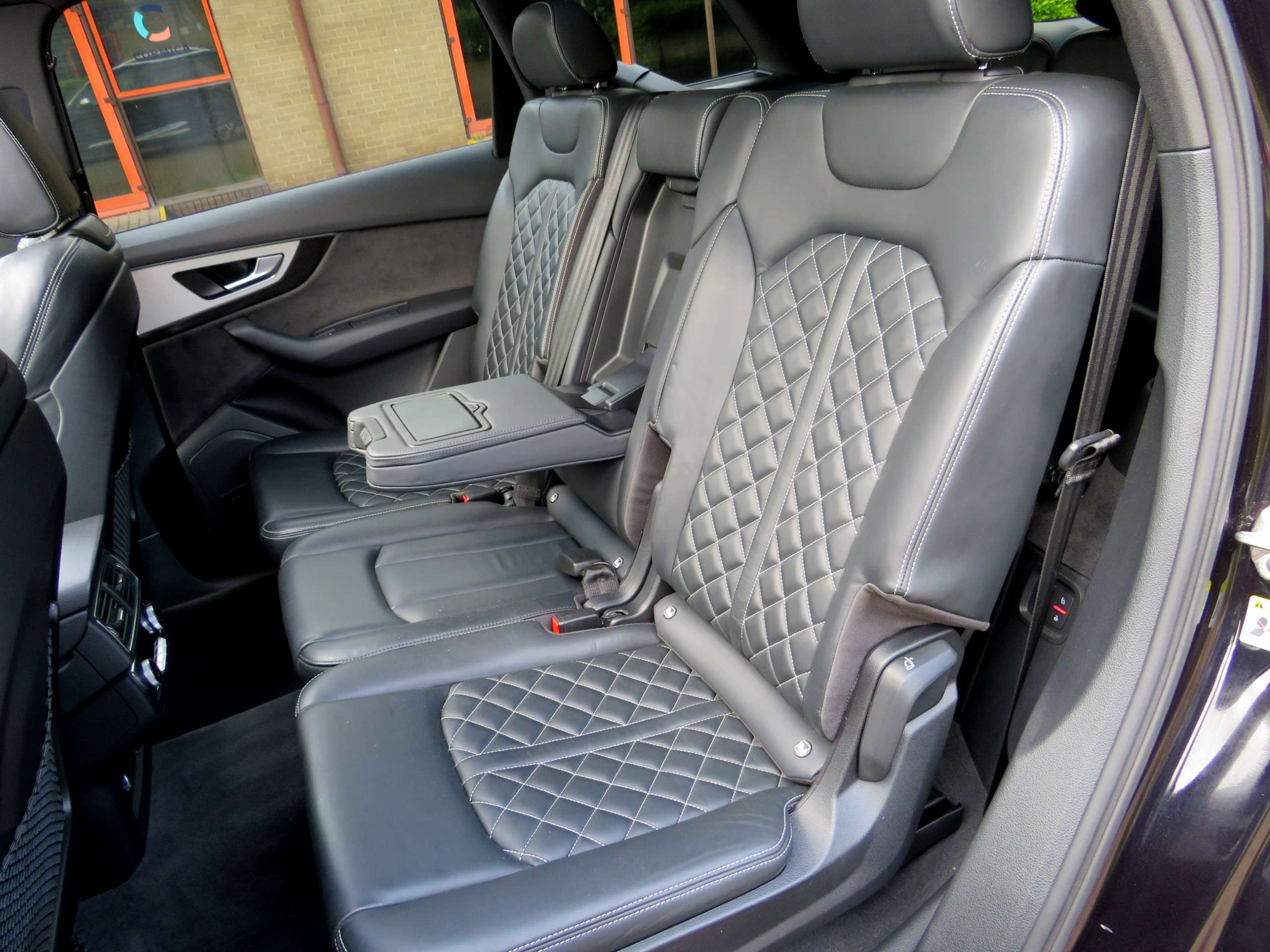 2017 AUDI SQ7 2017 AUDI SQ7