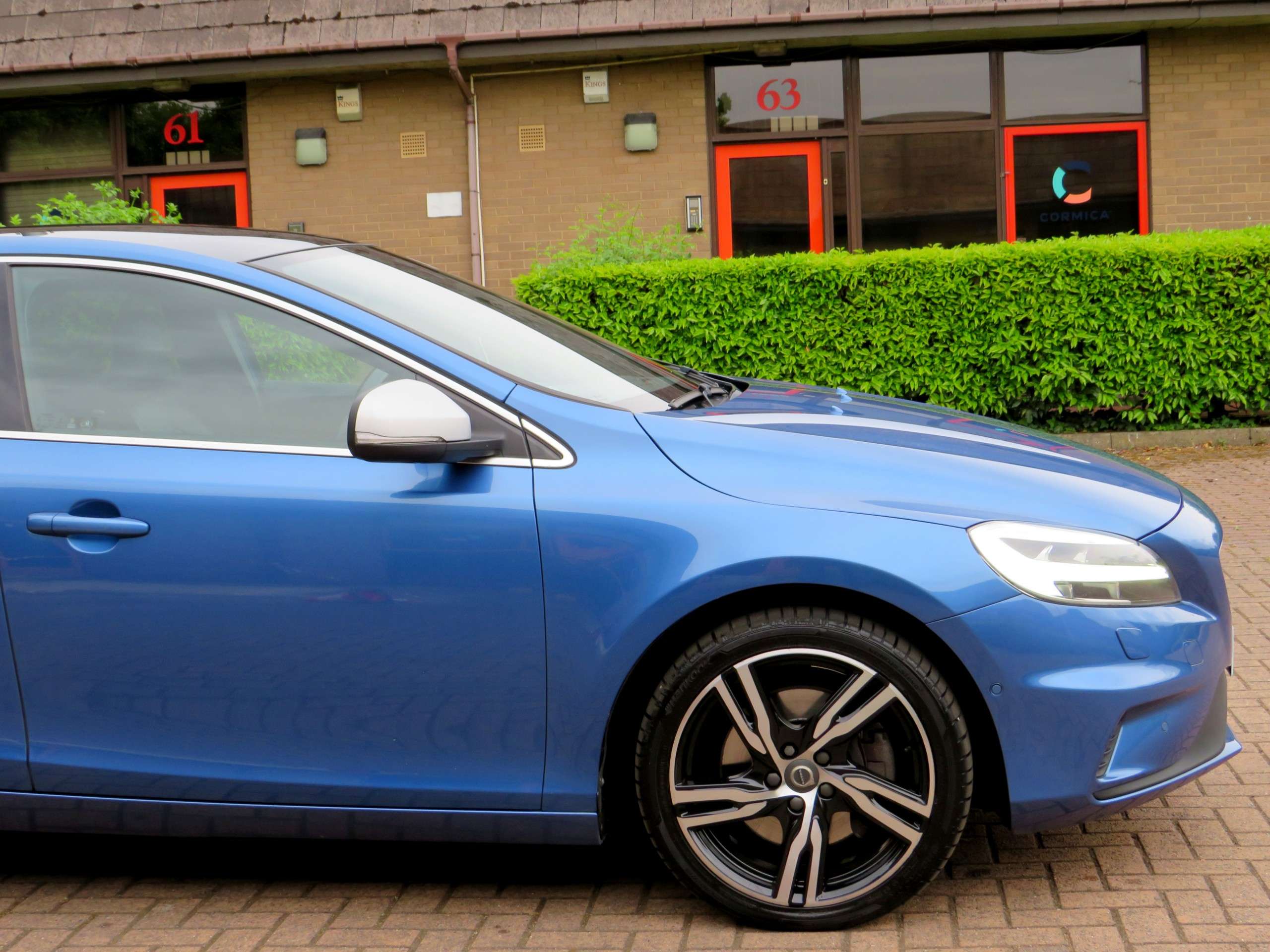 2018 VOLVO V40 2018 VOLVO V40