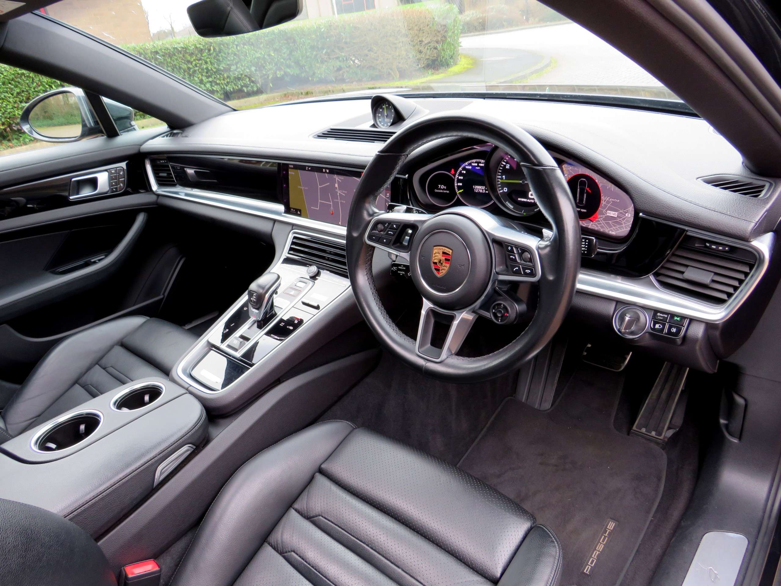 2018 PORSCHE PANAMERA 2018 PORSCHE PANAMERA