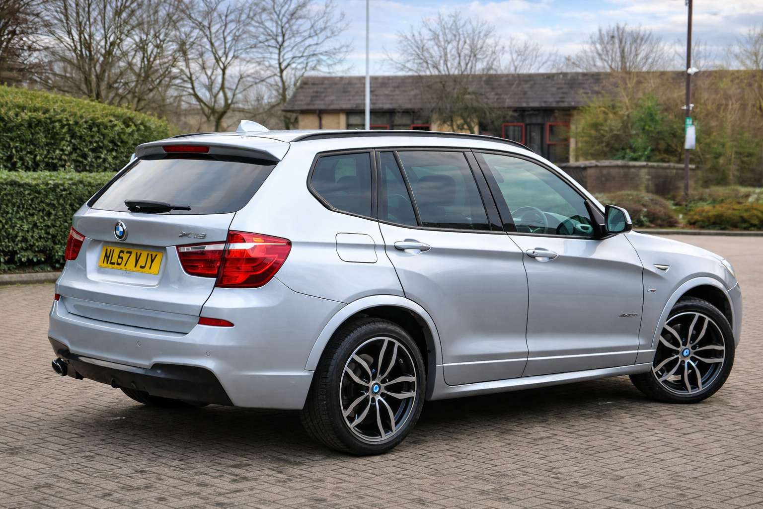 A 2017 BMW X3 3.0 35d M Sport SUV 5dr Diesel Auto xDrive Euro 6 (s/s) (313 ps) A 2017 BMW X3 3.0 35d M Sport SUV 5dr Diesel Auto xDrive Euro 6 (s/s) (313 ps)