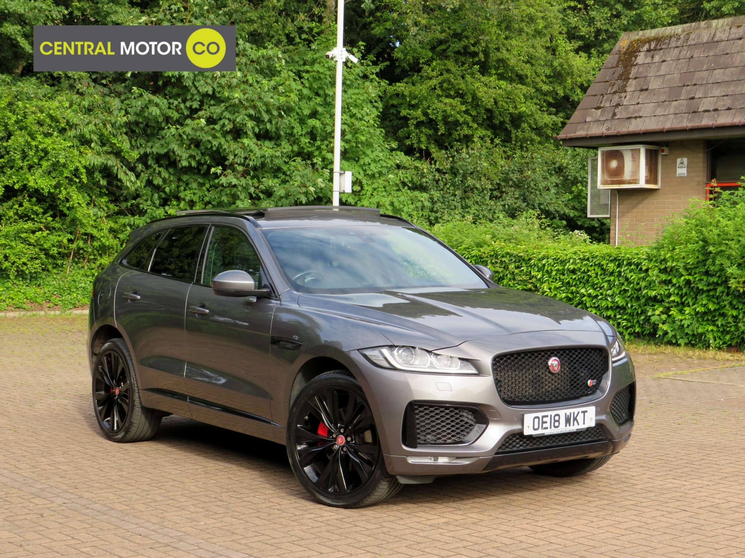 A 2018 JAGUAR F-PACE 3.0 D300 V6 S SUV 5dr Diesel Auto AWD Euro 6 (s/s) (300 ps) A 2018 JAGUAR F-PACE 3.0 D300 V6 S SUV 5dr Diesel Auto AWD Euro 6 (s/s) (300 ps)