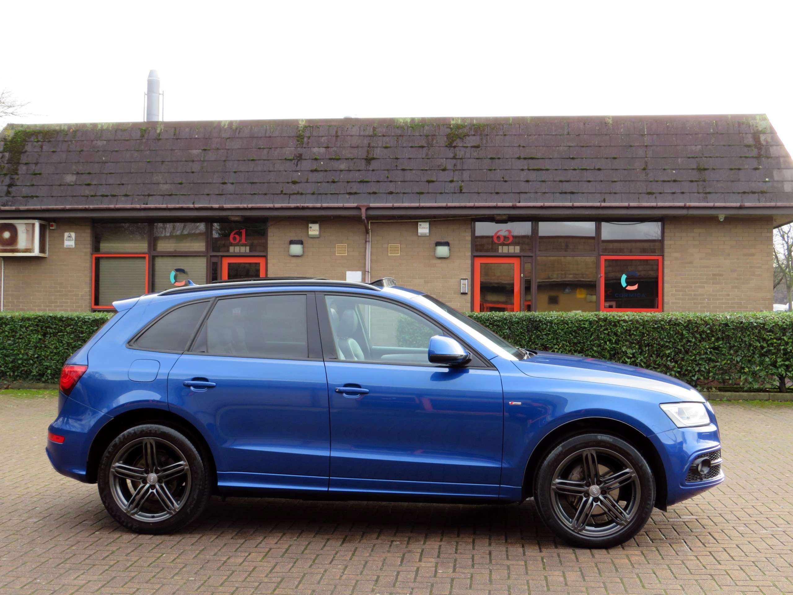 A 2016 AUDI Q5 2.0 TDI S line Plus SUV 5dr Diesel S Tronic quattro Euro 6 (s/s) (190 ps) A 2016 AUDI Q5 2.0 TDI S line Plus SUV 5dr Diesel S Tronic quattro Euro 6 (s/s) (190 ps)