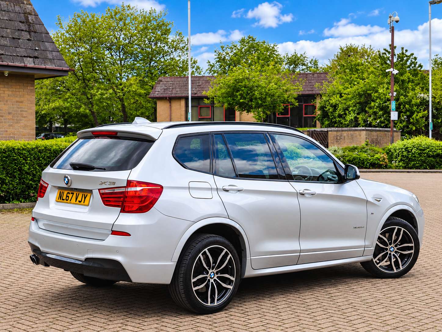 A 2017 BMW X3 3.0 35d M Sport SUV 5dr Diesel Auto xDrive Euro 6 (s/s) (313 ps) A 2017 BMW X3 3.0 35d M Sport SUV 5dr Diesel Auto xDrive Euro 6 (s/s) (313 ps)