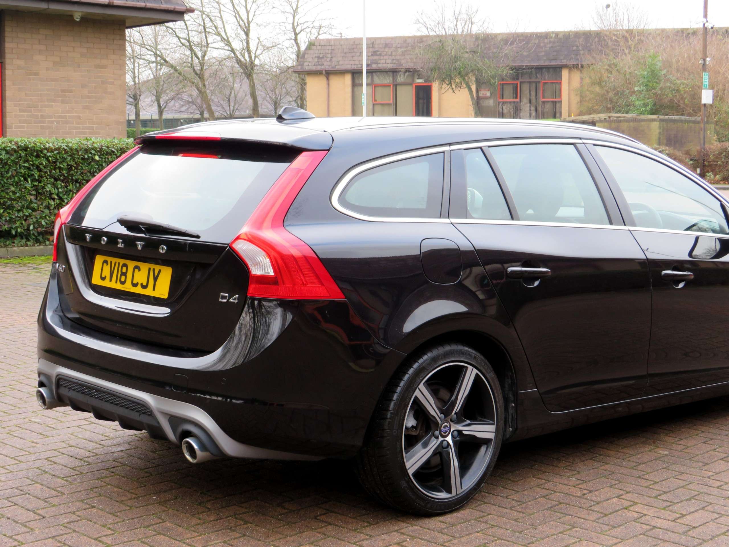 2018 VOLVO V60 2018 VOLVO V60