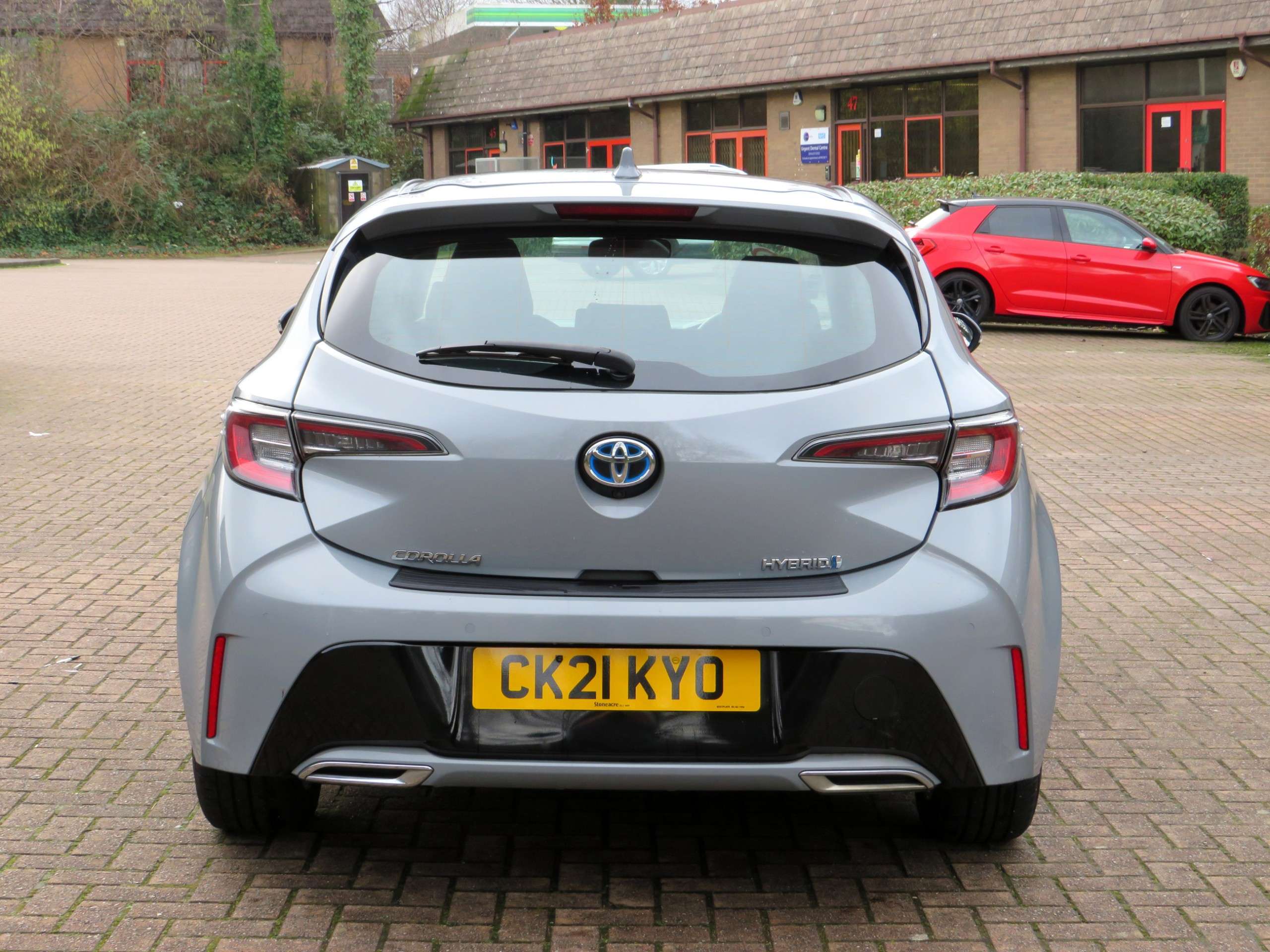A 2021 TOYOTA COROLLA 2.0 VVT-h GPF Icon Tech Hatchback 5dr Petrol Hybrid CVT Euro 6 (s/s) (184 ps) A 2021 TOYOTA COROLLA 2.0 VVT-h GPF Icon Tech Hatchback 5dr Petrol Hybrid CVT Euro 6 (s/s) (184 ps)