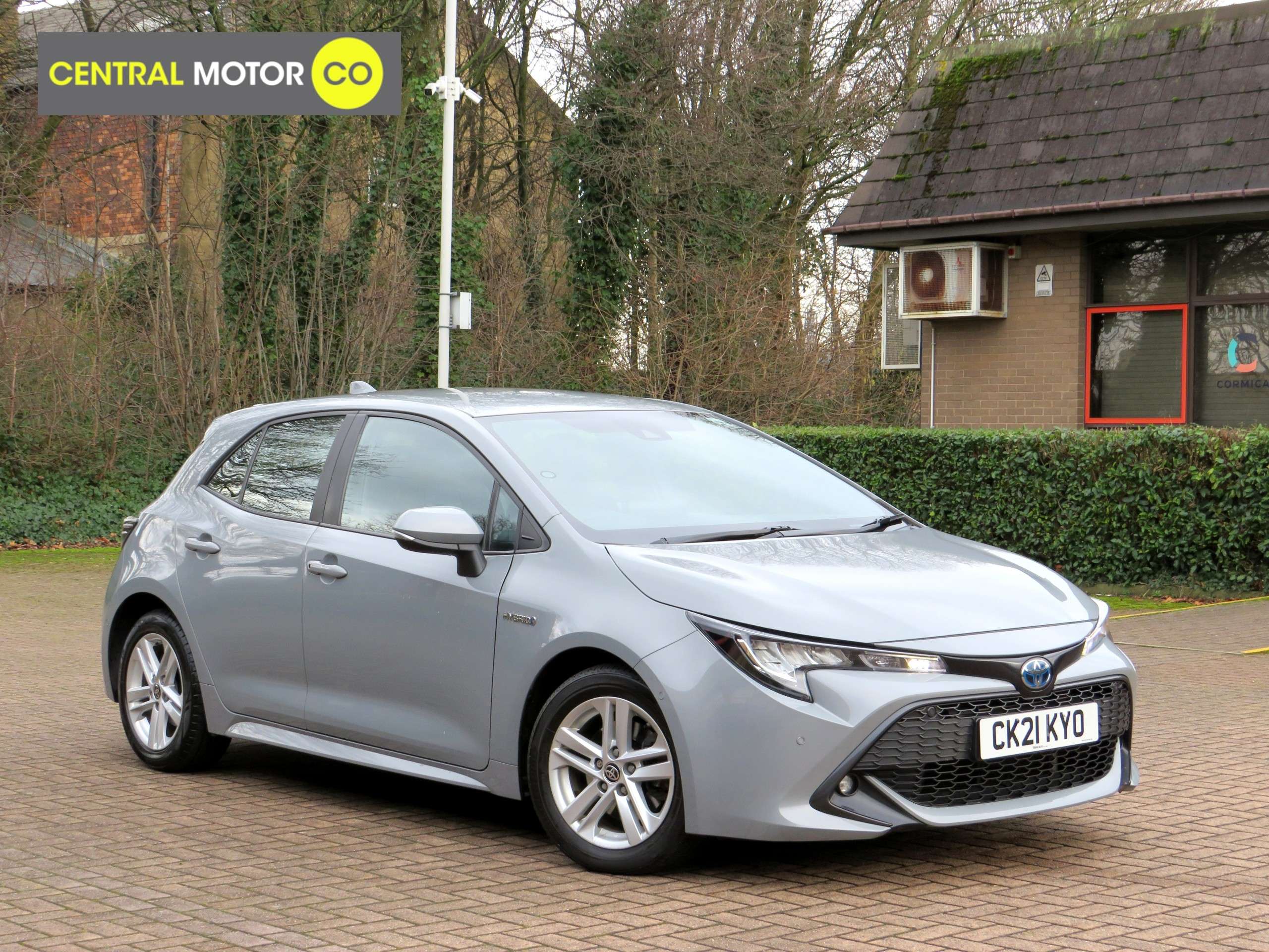 A 2021 TOYOTA COROLLA 2.0 VVT-h GPF Icon Tech Hatchback 5dr Petrol Hybrid CVT Euro 6 (s/s) (184 ps) A 2021 TOYOTA COROLLA 2.0 VVT-h GPF Icon Tech Hatchback 5dr Petrol Hybrid CVT Euro 6 (s/s) (184 ps)