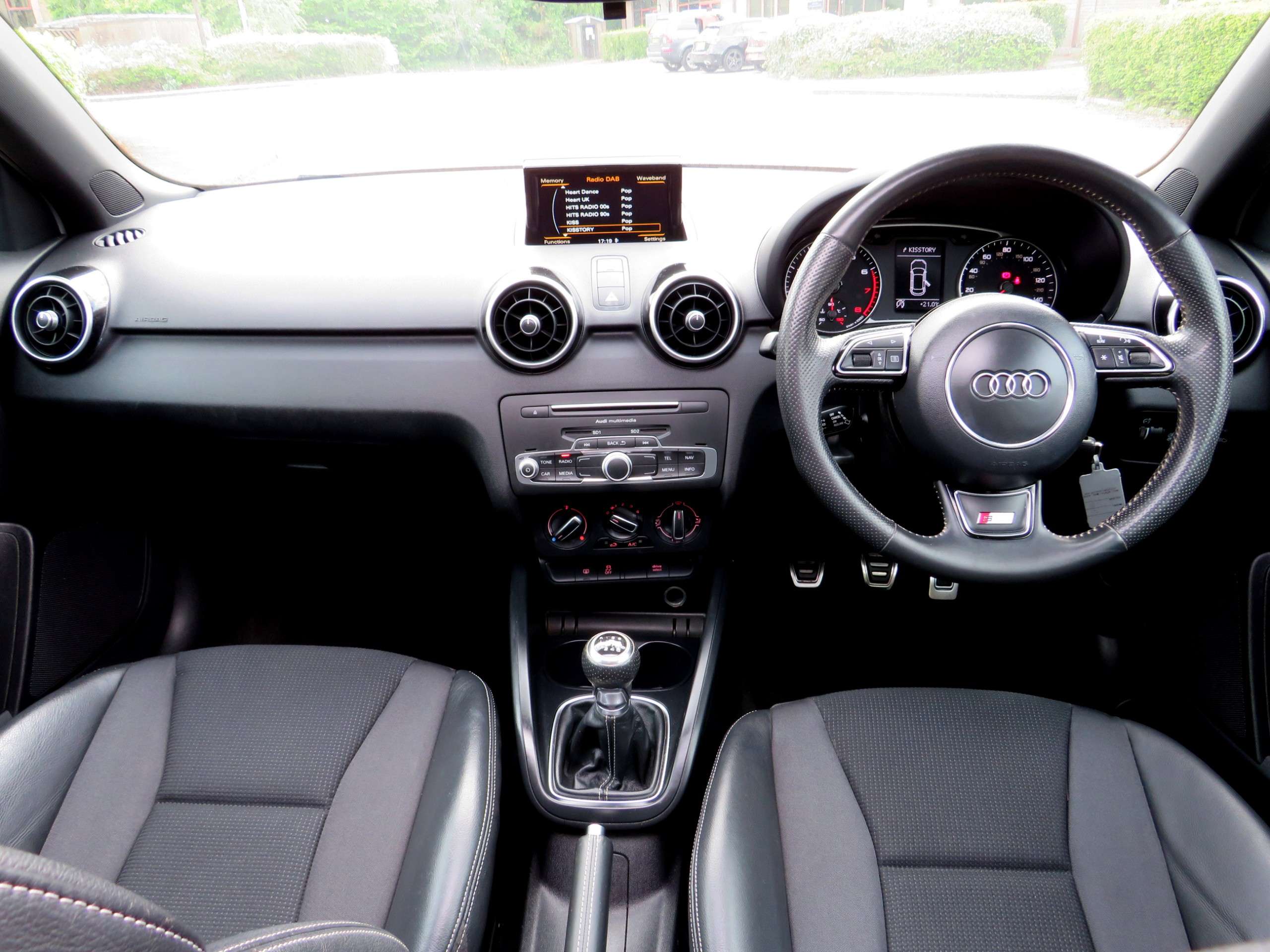 2017 AUDI A1 2017 AUDI A1