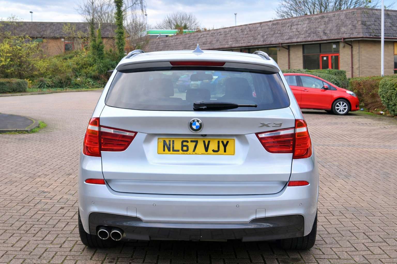 A 2017 BMW X3 3.0 35d M Sport SUV 5dr Diesel Auto xDrive Euro 6 (s/s) (313 ps) A 2017 BMW X3 3.0 35d M Sport SUV 5dr Diesel Auto xDrive Euro 6 (s/s) (313 ps)