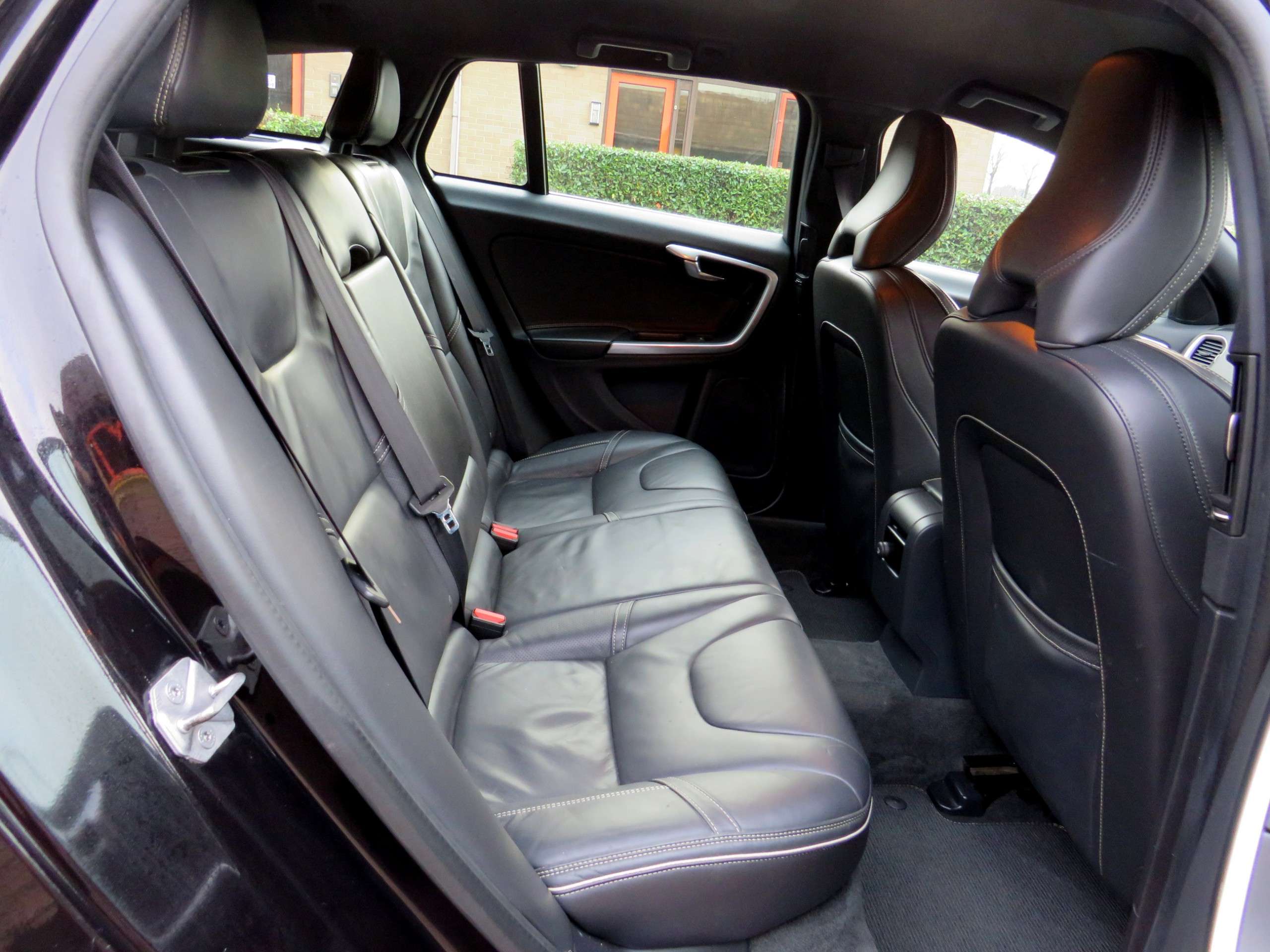 2018 VOLVO V60 2018 VOLVO V60