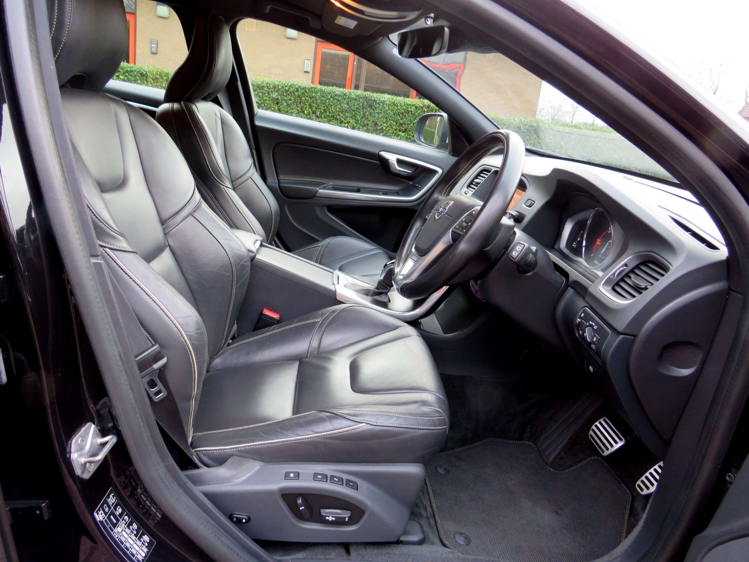 2018 VOLVO V60 2018 VOLVO V60