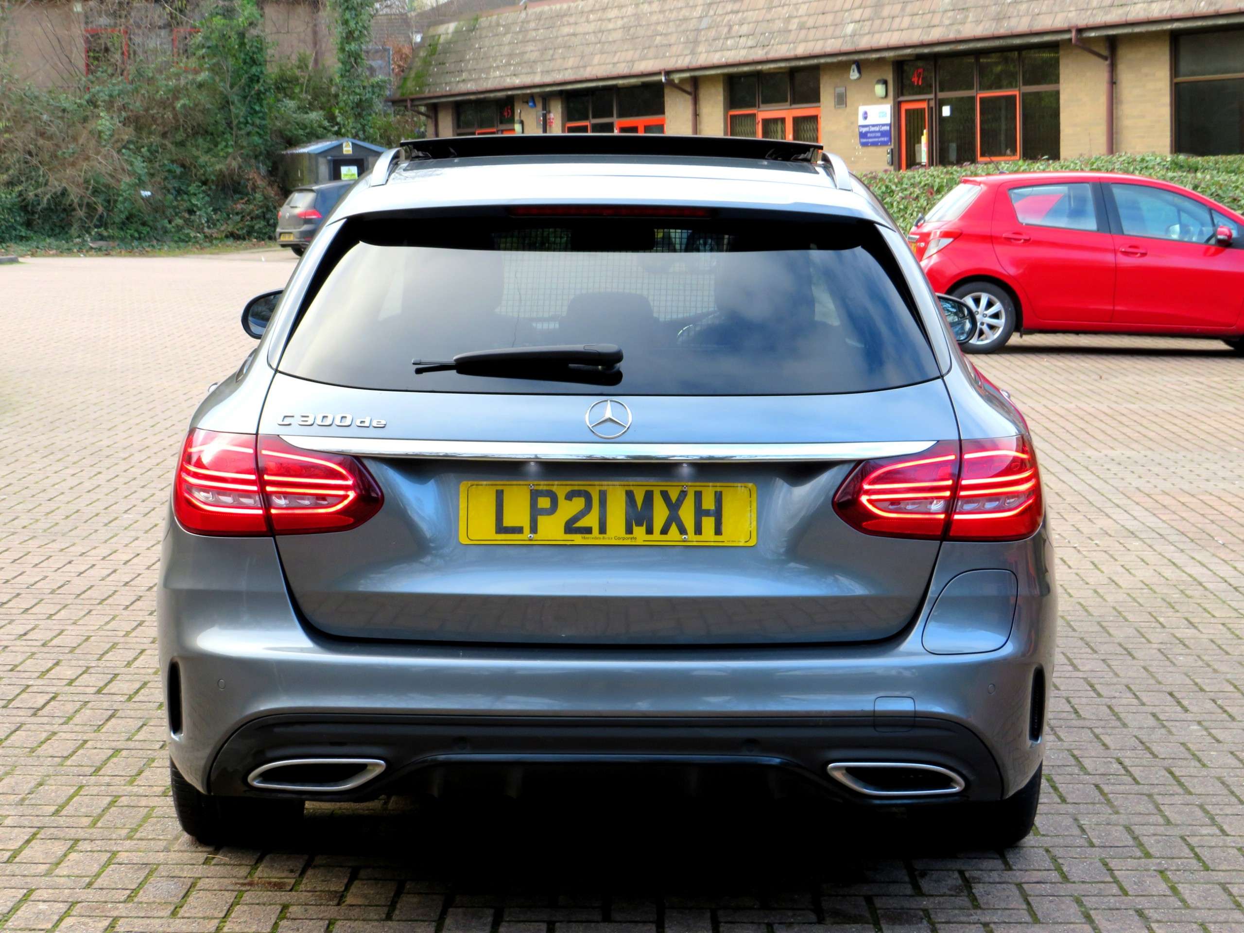 A 2021 MERCEDES-BENZ C CLASS 2.0 C300de 13.5kWh AMG Line Night Edition (Premium Plus) Estate 5dr Diesel Plug-in Hybrid G-Tronic+ Euro 6 (s/s) (306 ps) A 2021 MERCEDES-BENZ C CLASS 2.0 C300de 13.5kWh AMG Line Night Edition (Premium Plus) Estate 5dr Diesel Plug-in Hybrid G-Tronic+ Euro 6 (s/s) (306 ps)