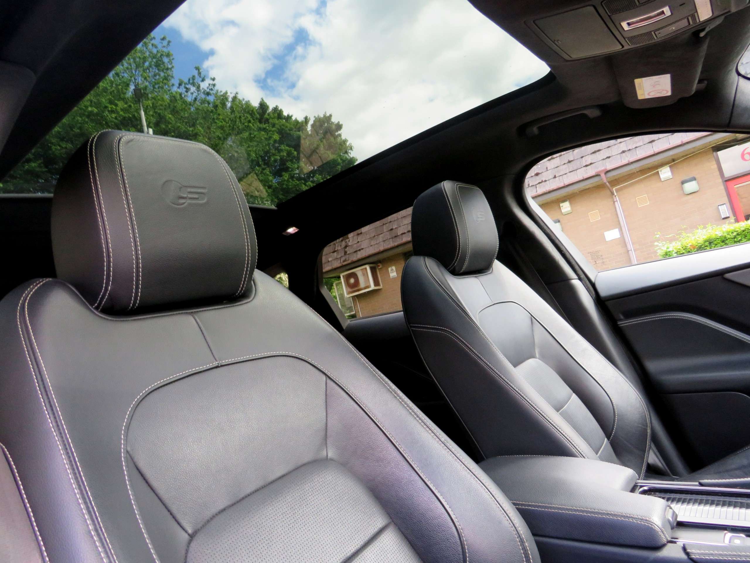 2019 JAGUAR F-PACE 2019 JAGUAR F-PACE