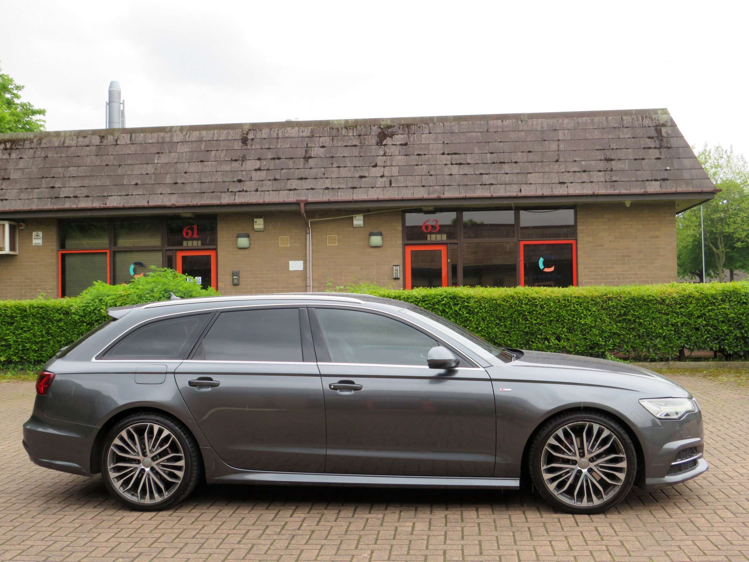 A 2017 AUDI A6 AVANT 2.0 TDI S line Estate 5dr Diesel S Tronic quattro Euro 6 (s/s) (190 ps) A 2017 AUDI A6 AVANT 2.0 TDI S line Estate 5dr Diesel S Tronic quattro Euro 6 (s/s) (190 ps)