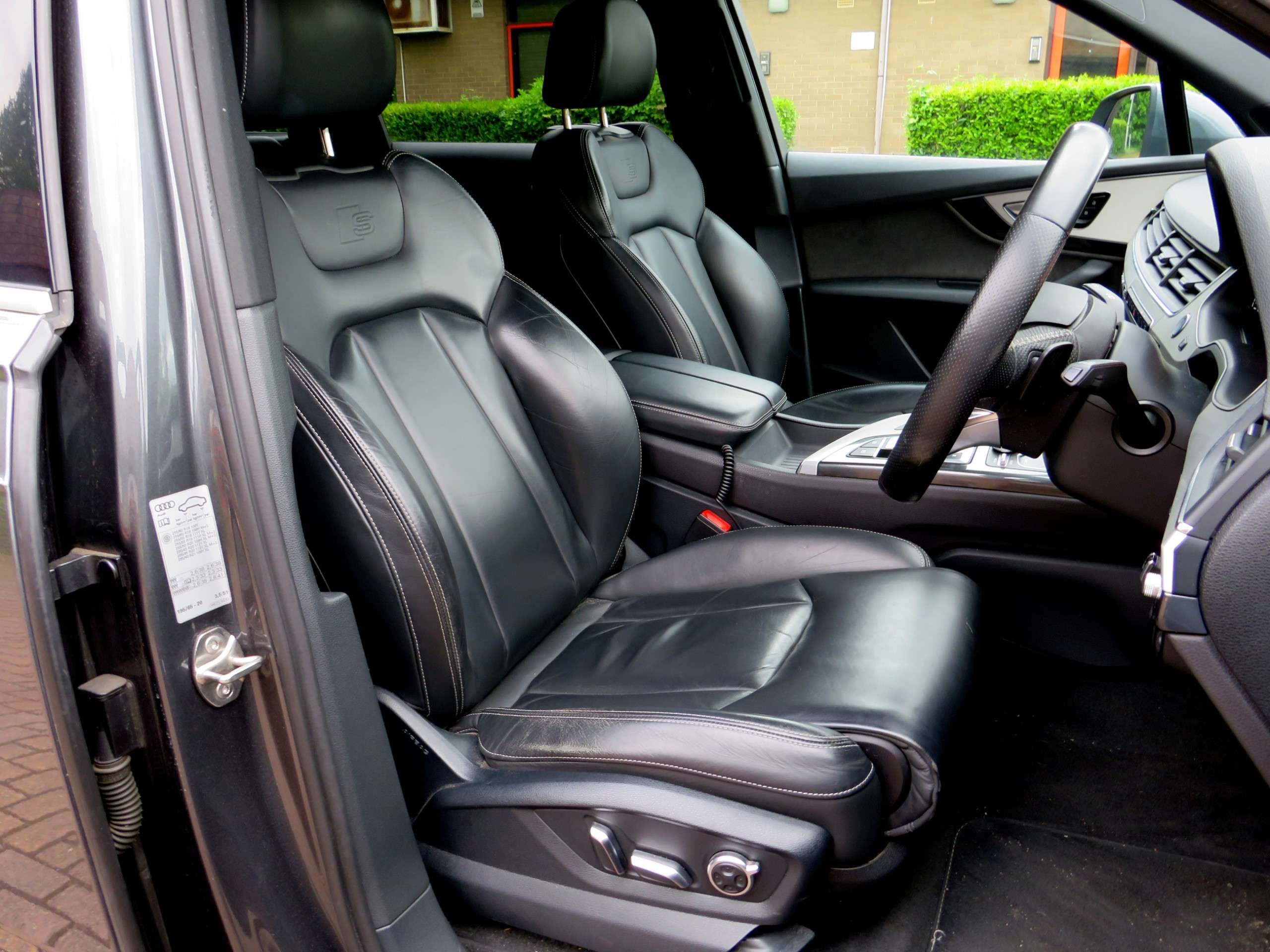 2016 AUDI Q7 2016 AUDI Q7