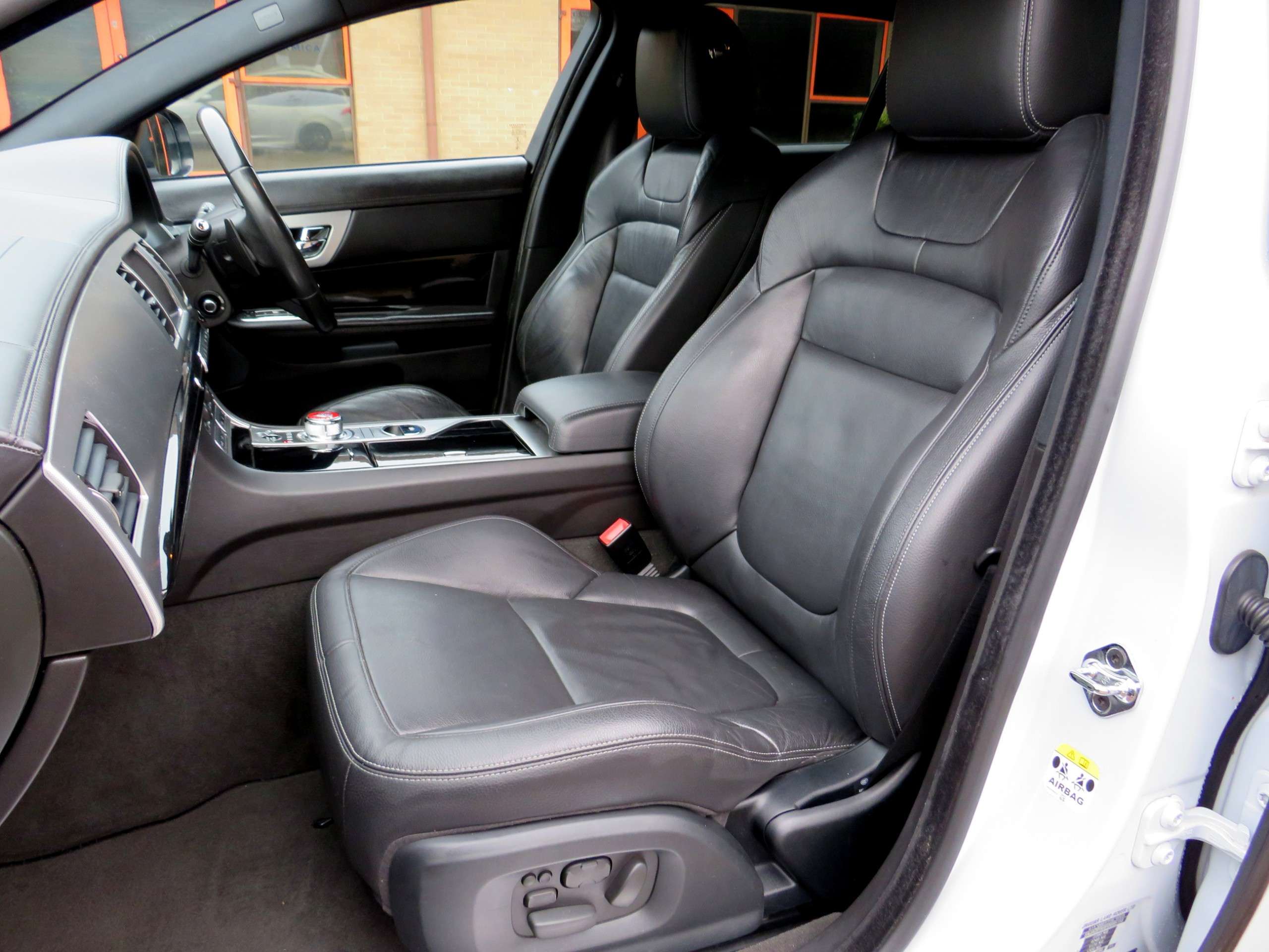 2015 JAGUAR XF 2015 JAGUAR XF