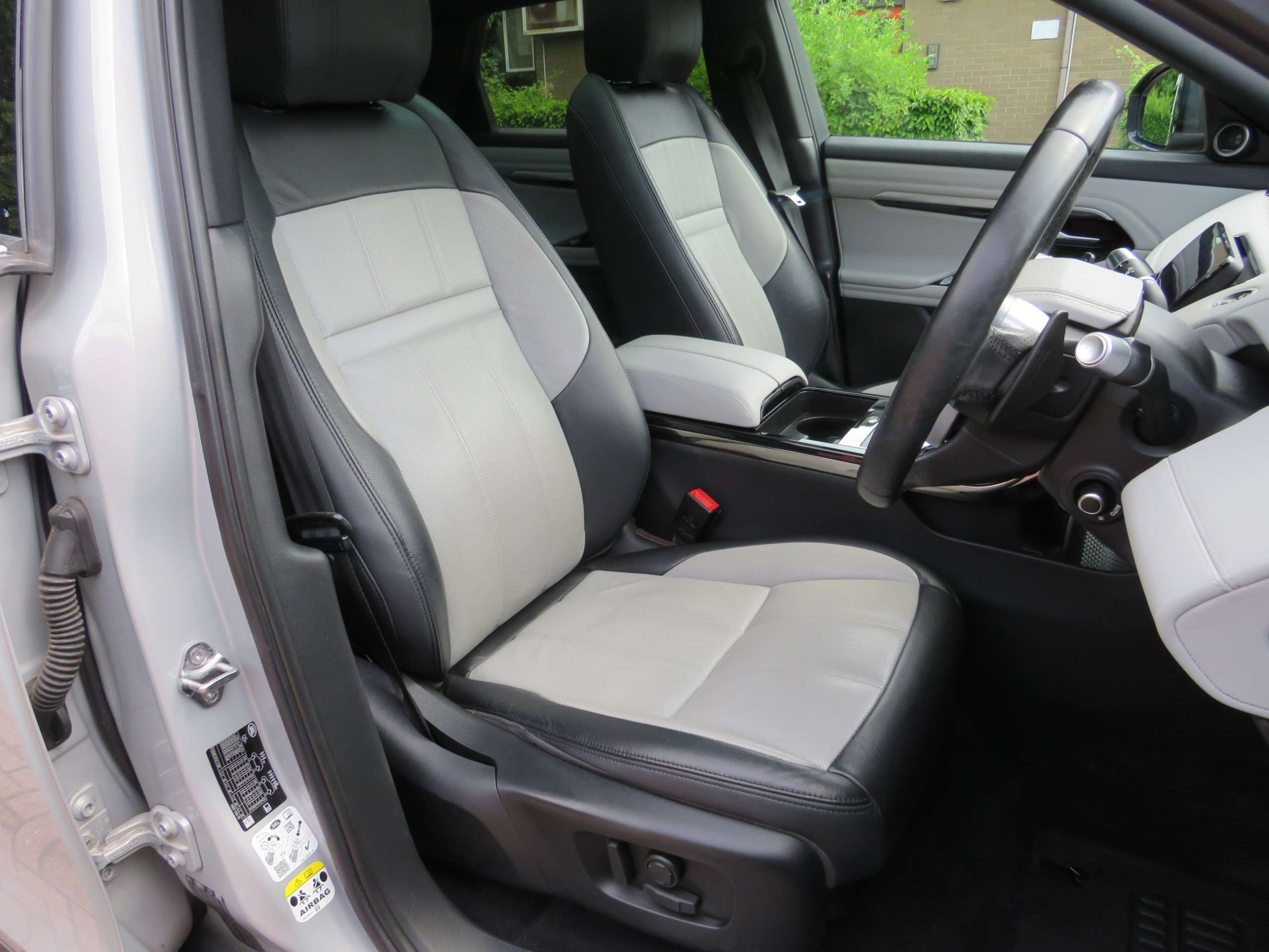 2019 LAND ROVER RANGE ROVER EVOQUE 2019 LAND ROVER RANGE ROVER EVOQUE