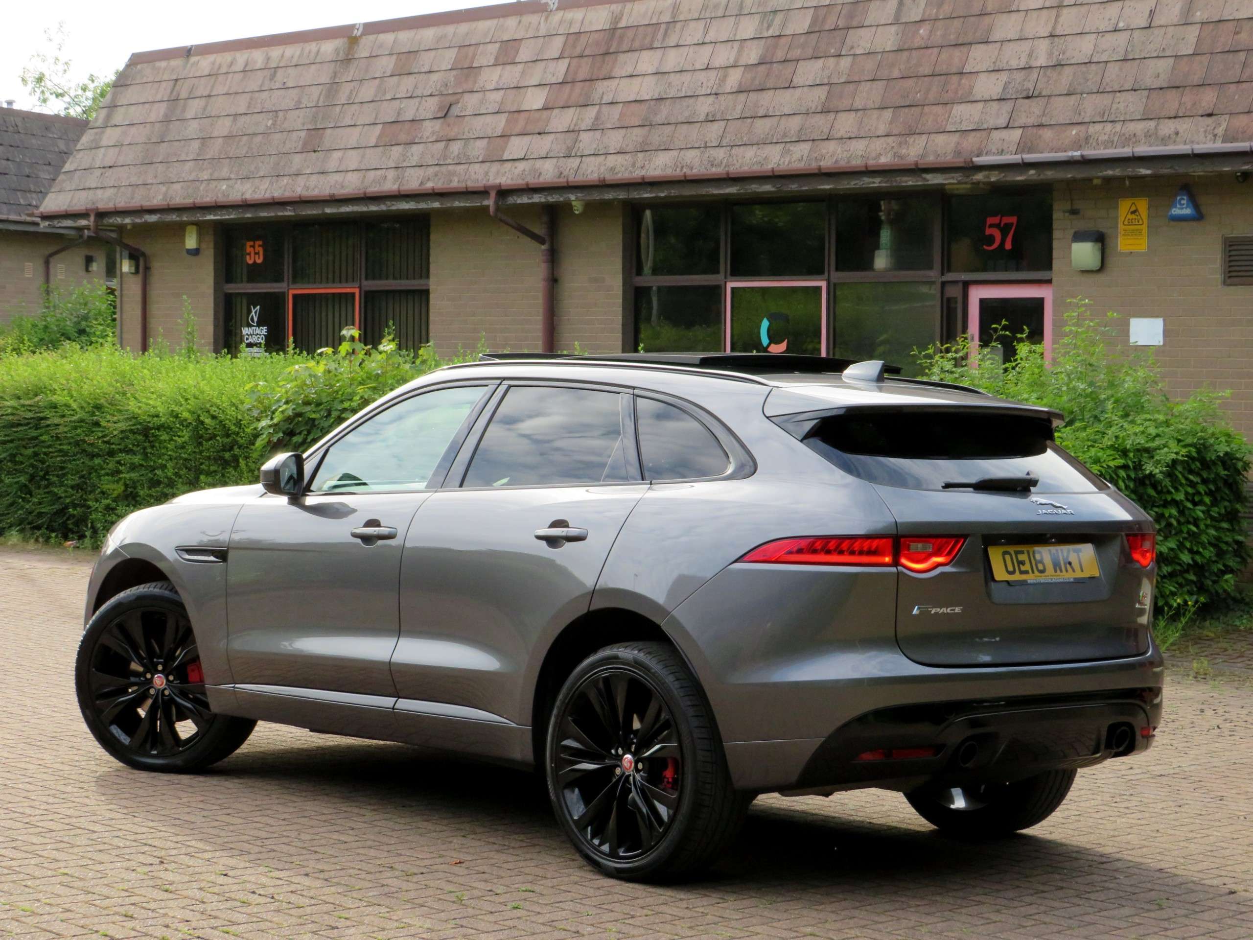 2018 JAGUAR F-PACE 2018 JAGUAR F-PACE