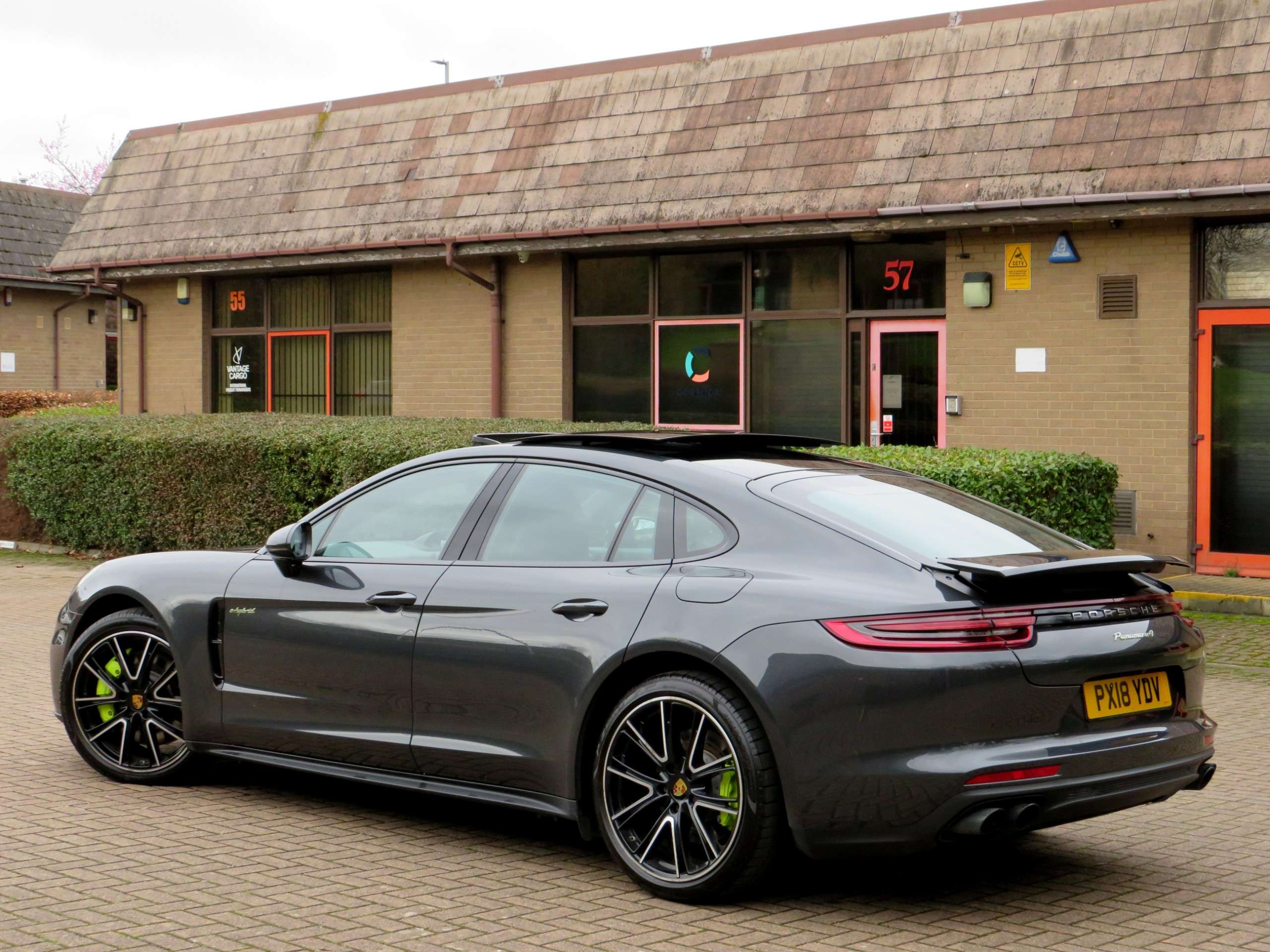 2018 PORSCHE PANAMERA 2018 PORSCHE PANAMERA