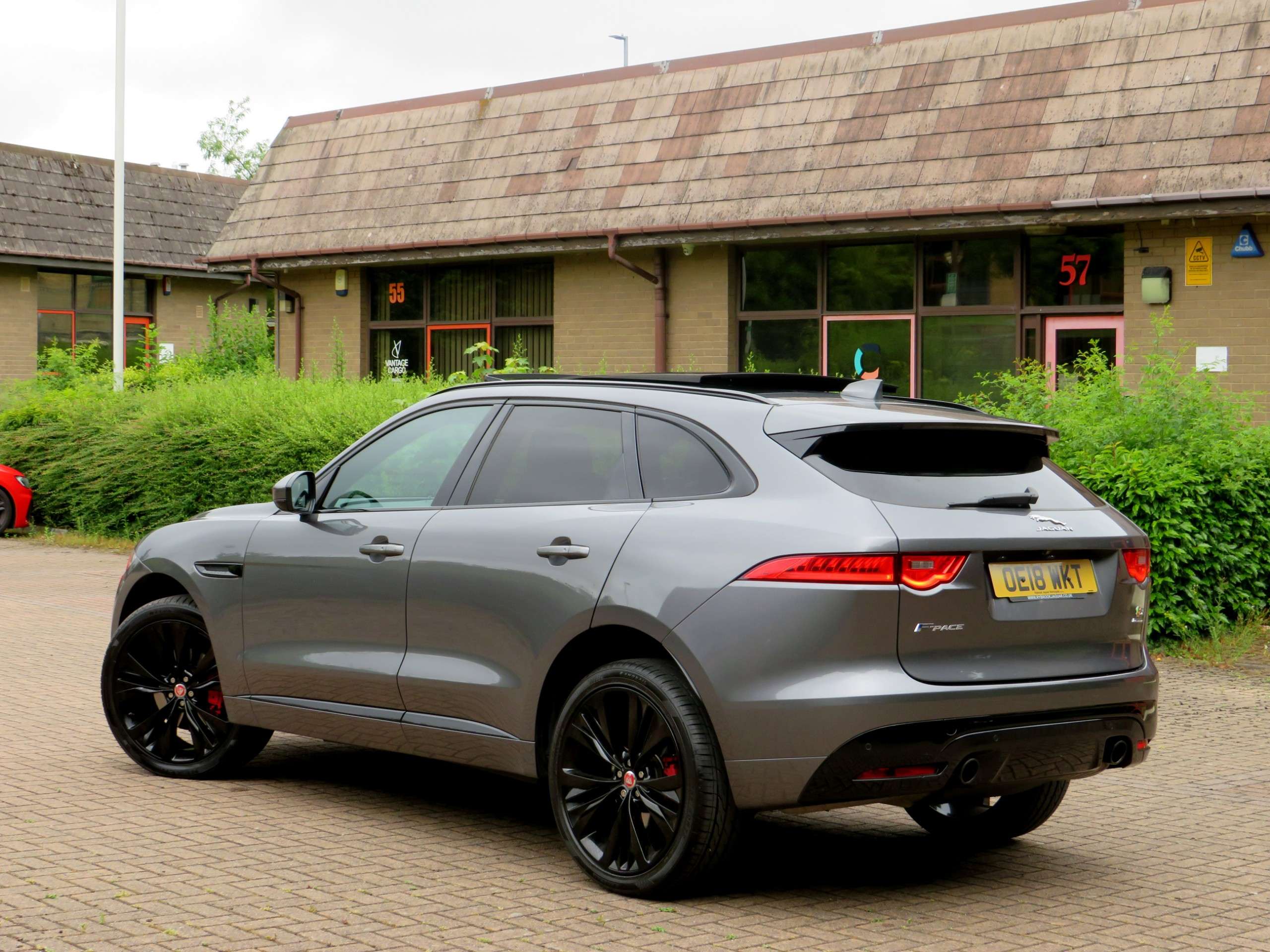 2018 JAGUAR F-PACE 2018 JAGUAR F-PACE