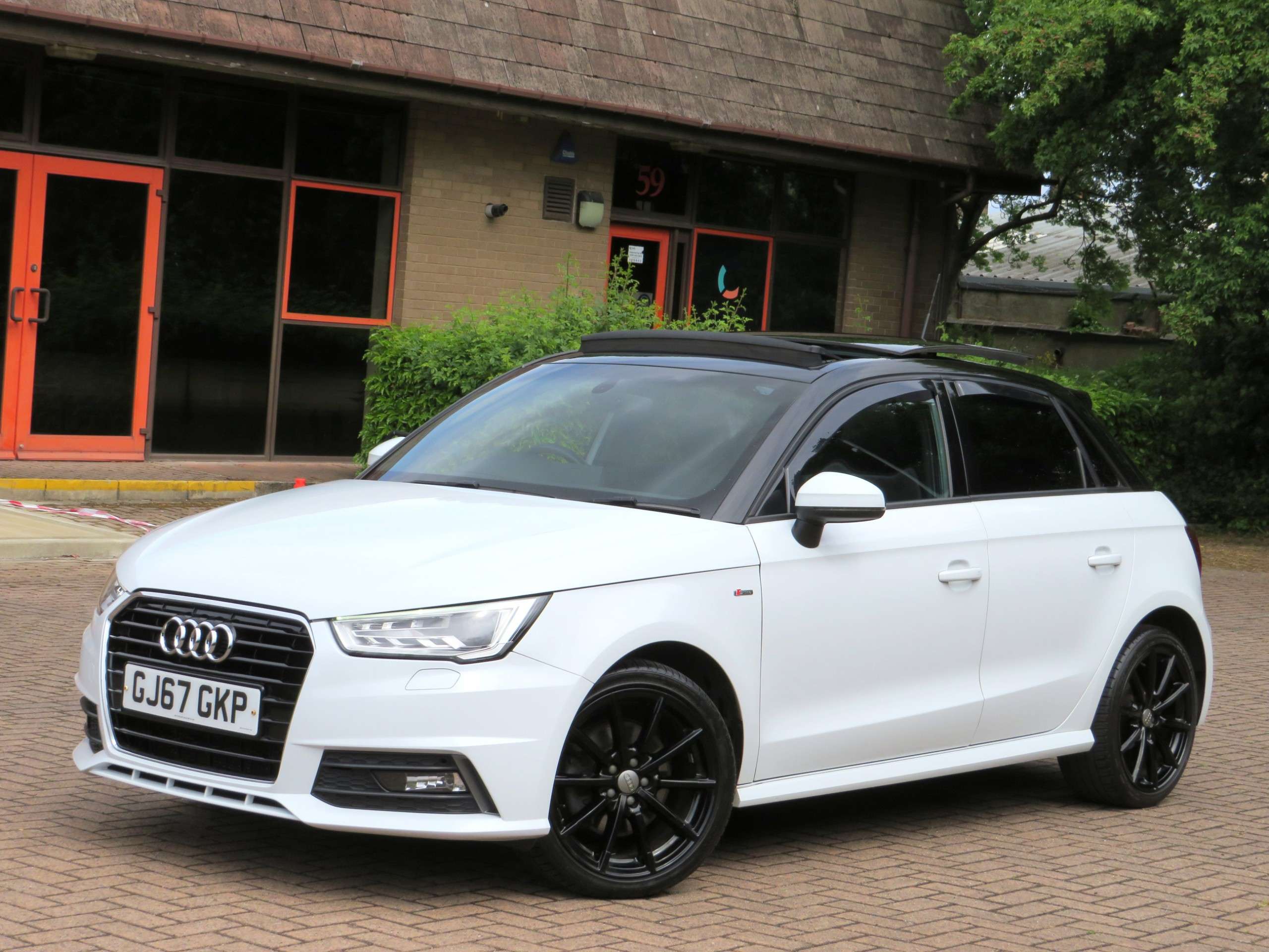 2017 AUDI A1 2017 AUDI A1