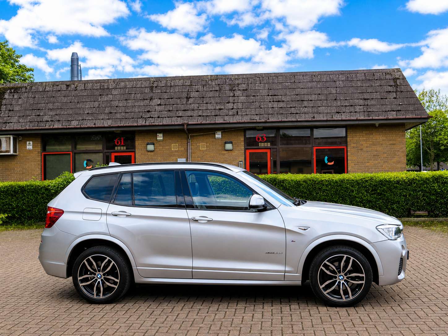 A 2017 BMW X3 3.0 35d M Sport SUV 5dr Diesel Auto xDrive Euro 6 (s/s) (313 ps) A 2017 BMW X3 3.0 35d M Sport SUV 5dr Diesel Auto xDrive Euro 6 (s/s) (313 ps)