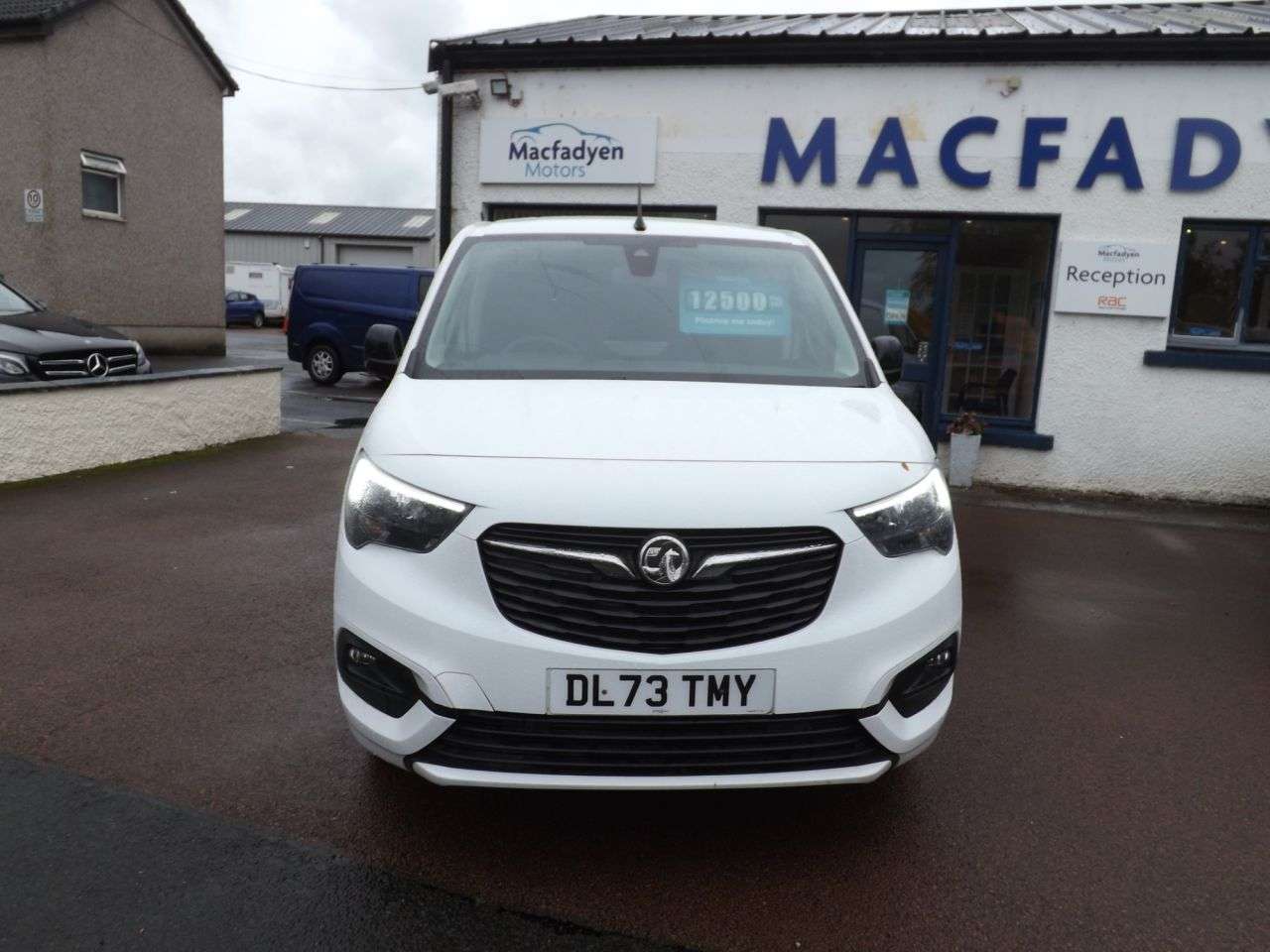 A 2023 VAUXHALL COMBO 1.5 Turbo D 2300 Pro Panel Van 6dr Diesel Manual L2 H1 Euro 6 (s/s) (100 ps A 2023 VAUXHALL COMBO 1.5 Turbo D 2300 Pro Panel Van 6dr Diesel Manual L2 H1 Euro 6 (s/s) (100 ps