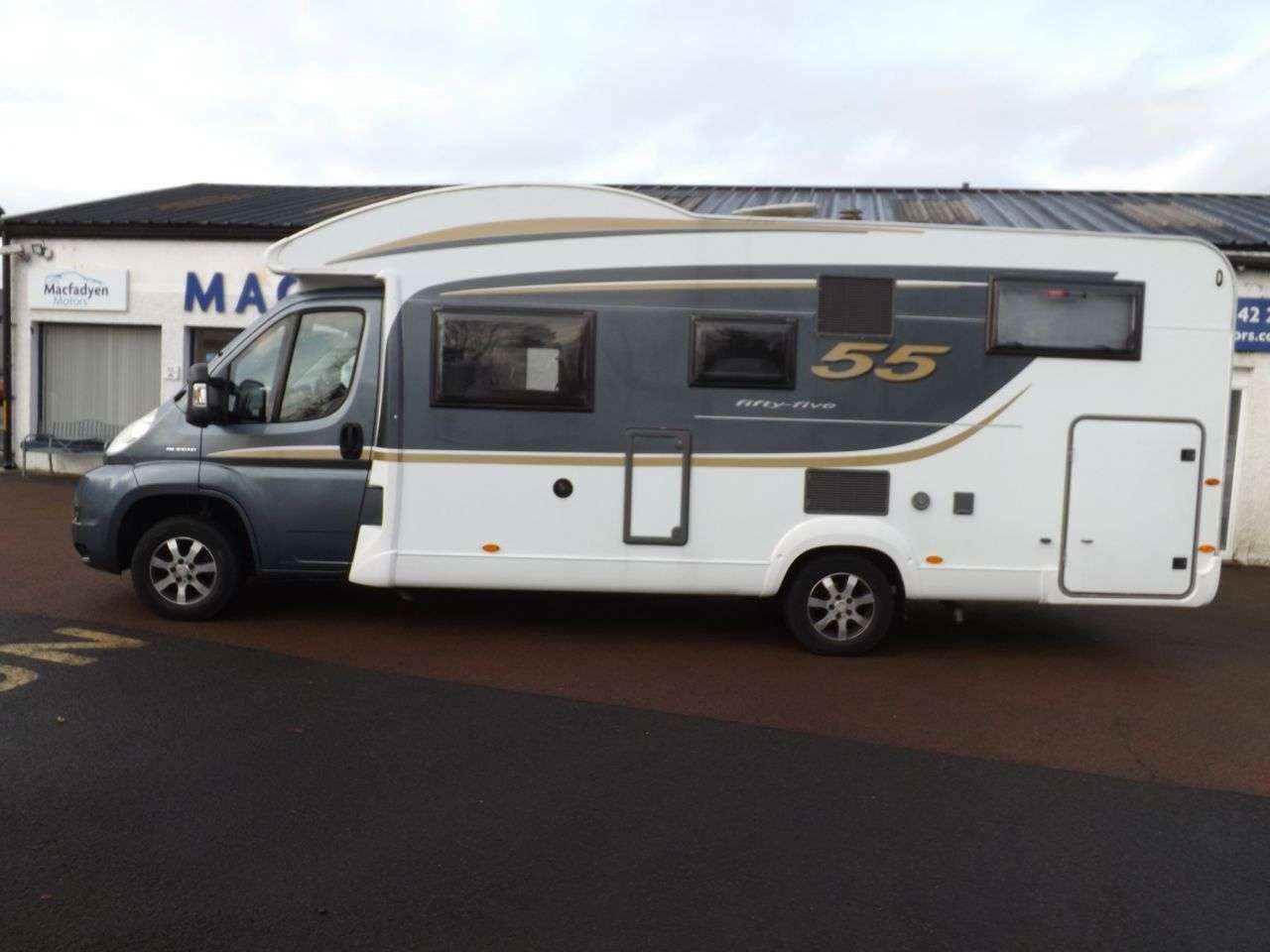 A 2014 BURSTNER IXEO TIME IT 726G SOVERIEGN 2.2 Ducato A 2014 BURSTNER IXEO TIME IT 726G SOVERIEGN 2.2 Ducato