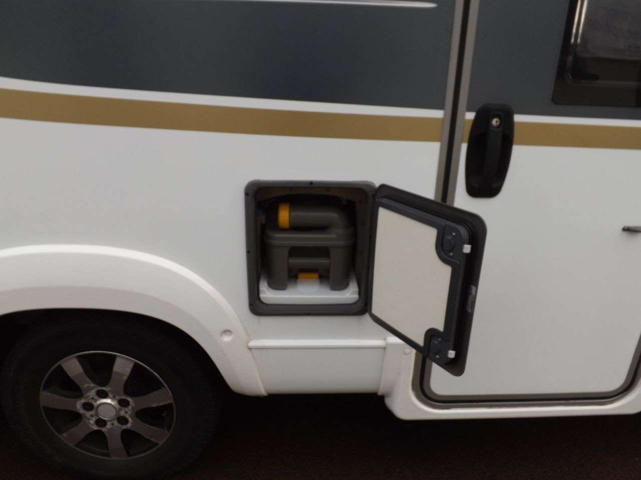 2014 BURSTNER IXEO TIME IT 726G SOVERIEGN 2014 BURSTNER IXEO TIME IT 726G SOVERIEGN