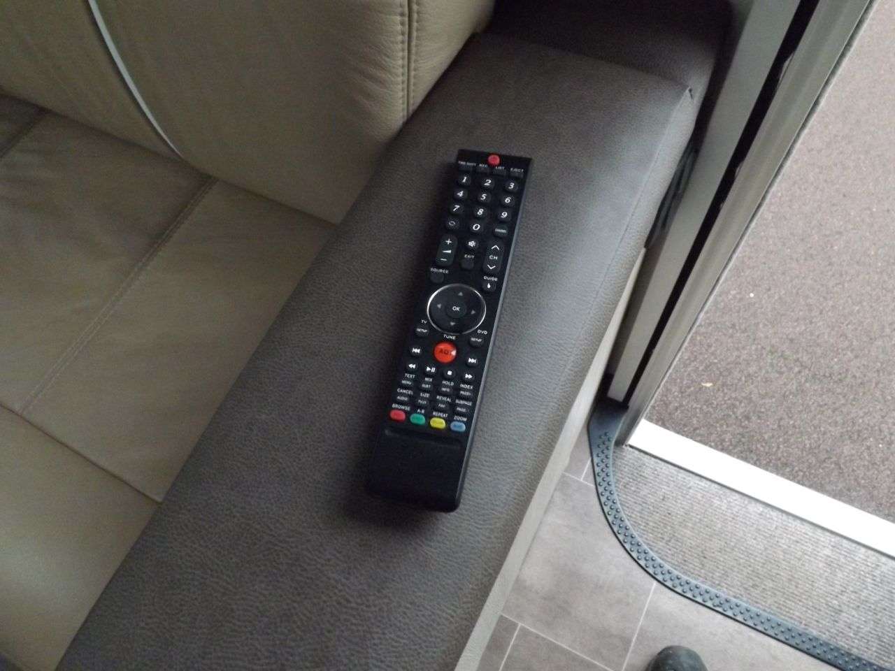 2014 BURSTNER IXEO TIME IT 726G SOVERIEGN 2014 BURSTNER IXEO TIME IT 726G SOVERIEGN