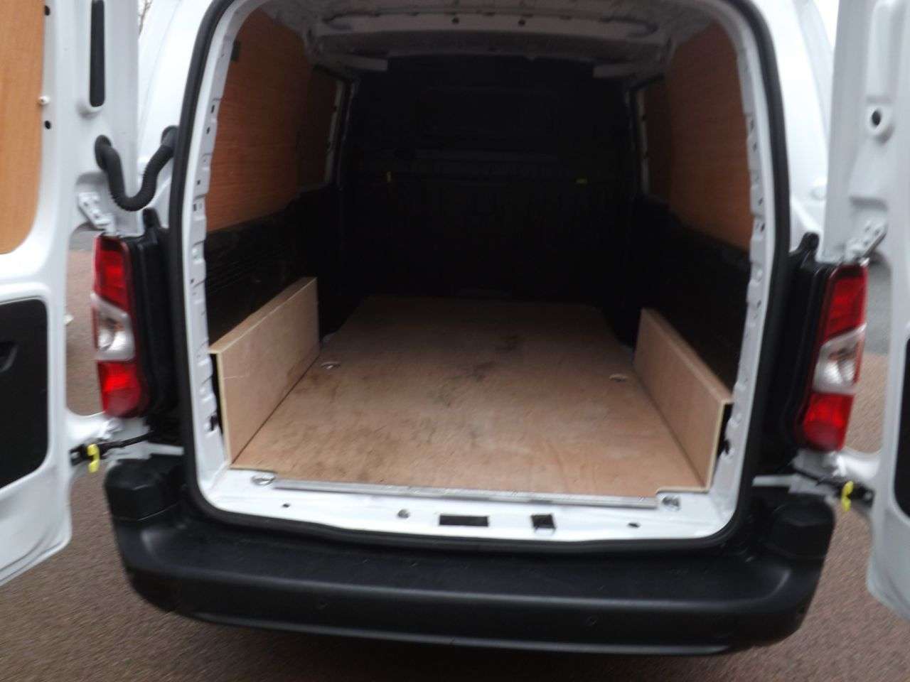 2024 PEUGEOT PARTNER 2024 PEUGEOT PARTNER