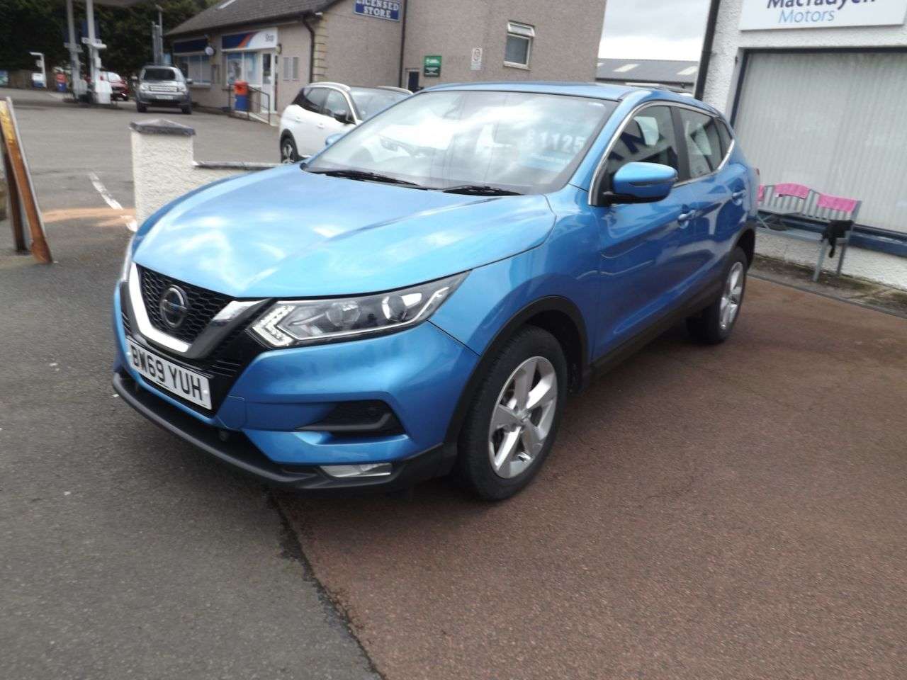 A 2020 NISSAN QASHQAI 1.3 DIG-T Acenta Premium SUV 5dr Petrol DCT Auto Euro 6 (s/s) (160 ps) A 2020 NISSAN QASHQAI 1.3 DIG-T Acenta Premium SUV 5dr Petrol DCT Auto Euro 6 (s/s) (160 ps)