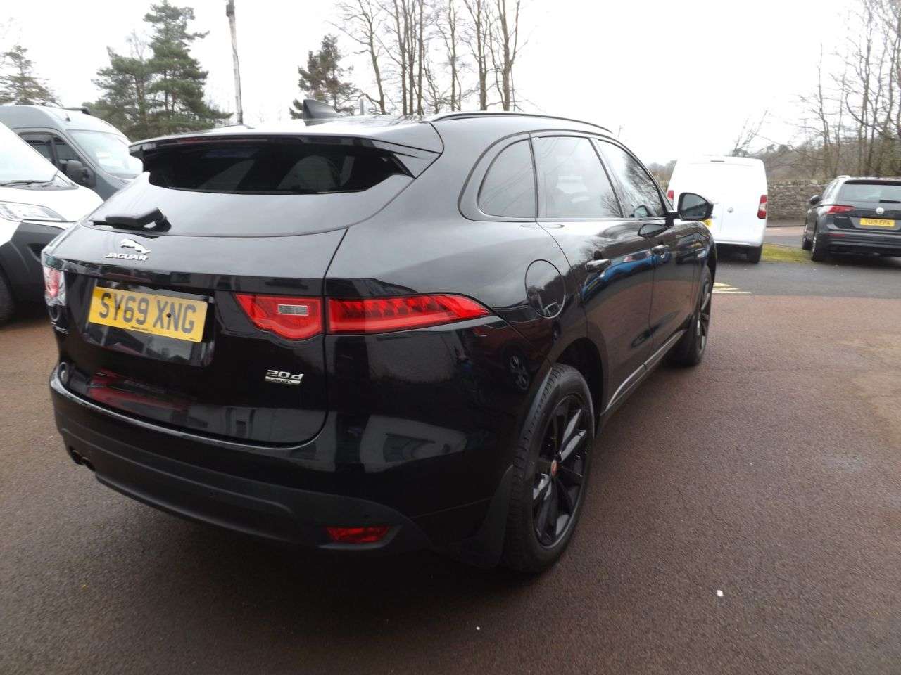 A 2019 JAGUAR F-PACE 2.0 D180 Chequered Flag SUV 5dr Diesel Auto AWD Euro 6 (s/s) (180 ps) A 2019 JAGUAR F-PACE 2.0 D180 Chequered Flag SUV 5dr Diesel Auto AWD Euro 6 (s/s) (180 ps)