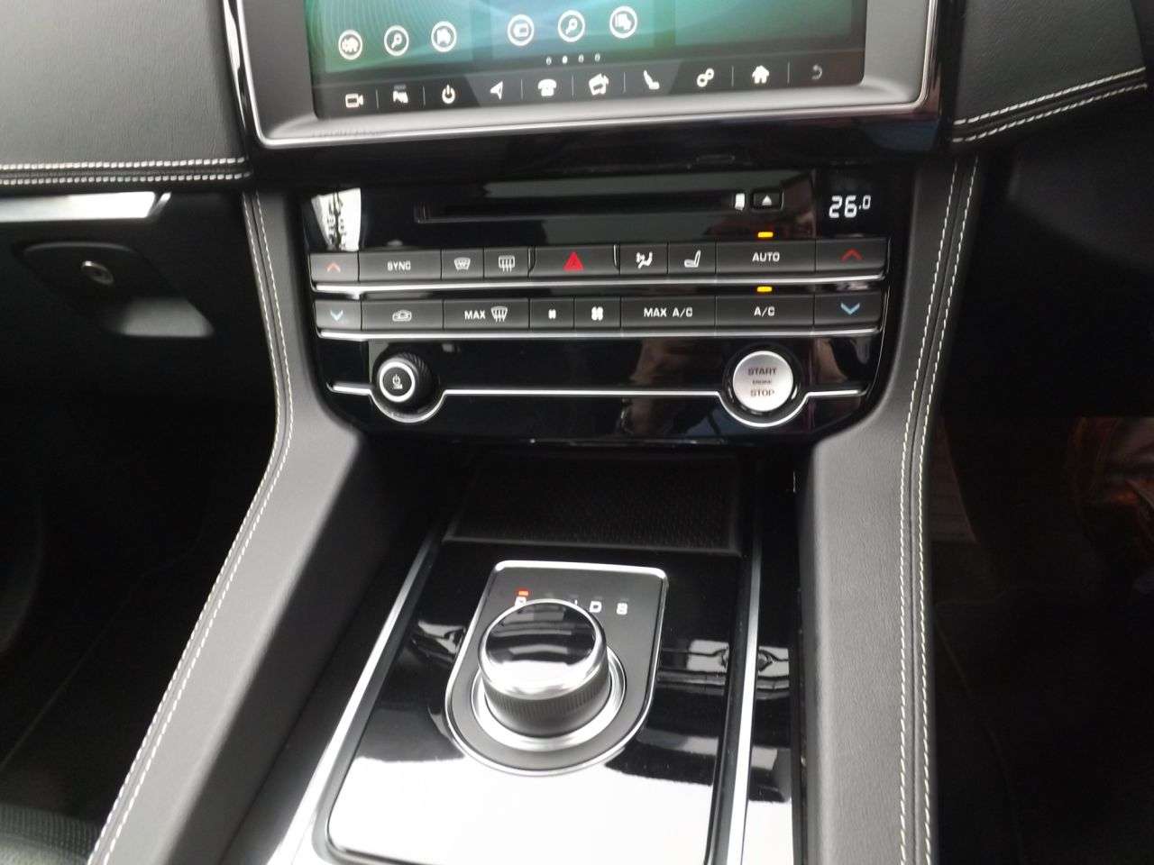2019 JAGUAR F-PACE 2019 JAGUAR F-PACE