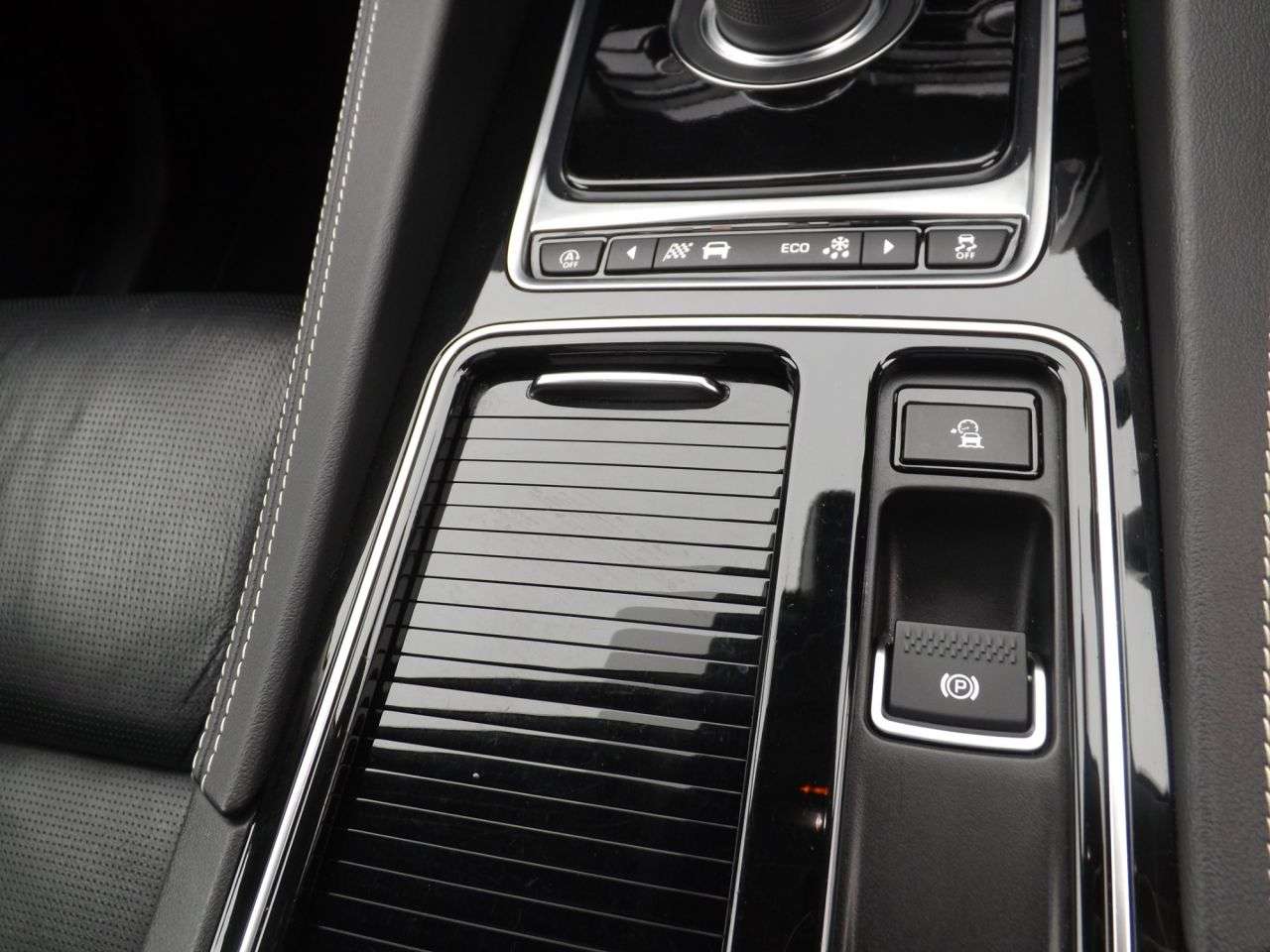 2019 JAGUAR F-PACE 2019 JAGUAR F-PACE