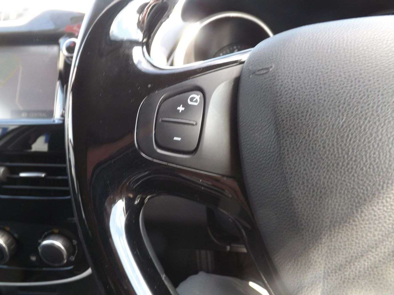 2016 RENAULT CLIO 2016 RENAULT CLIO