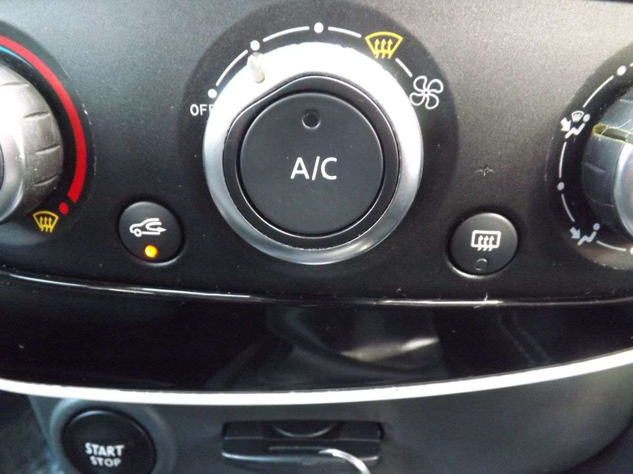 2016 RENAULT CLIO 2016 RENAULT CLIO
