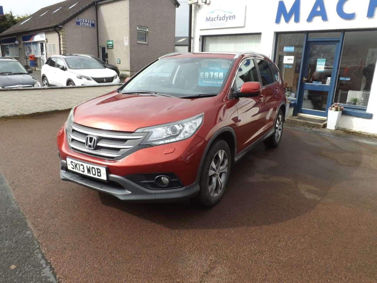 A 2013 HONDA CR-V 2.0 i-VTEC SR SUV 5dr Petrol Manual 4WD Euro 5 (s/s) (155 ps) A 2013 HONDA CR-V 2.0 i-VTEC SR SUV 5dr Petrol Manual 4WD Euro 5 (s/s) (155 ps)