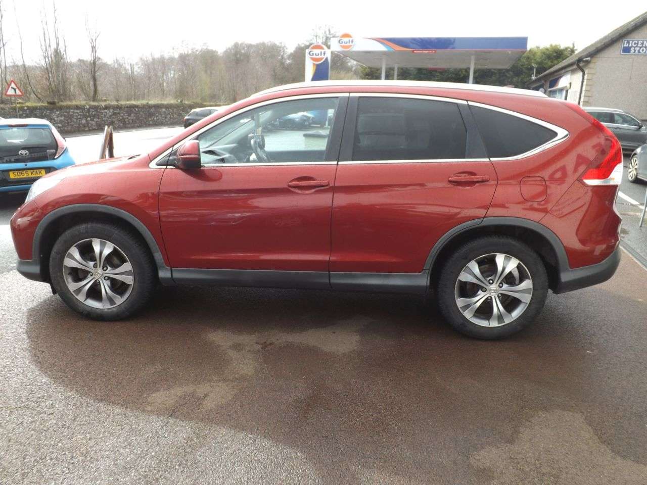 A 2013 HONDA CR-V 2.0 i-VTEC SR SUV 5dr Petrol Manual 4WD Euro 5 (s/s) (155 ps) A 2013 HONDA CR-V 2.0 i-VTEC SR SUV 5dr Petrol Manual 4WD Euro 5 (s/s) (155 ps)