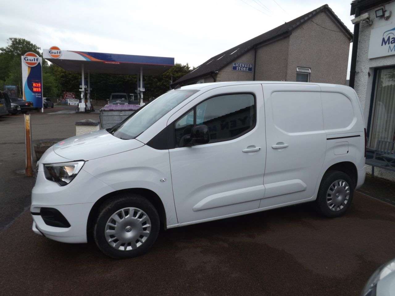 A 2023 VAUXHALL COMBO 1.5 Turbo D 2300 Pro Panel Van 5dr Diesel Manual L1 H1 Euro 6 (s/s) (100 ps A 2023 VAUXHALL COMBO 1.5 Turbo D 2300 Pro Panel Van 5dr Diesel Manual L1 H1 Euro 6 (s/s) (100 ps